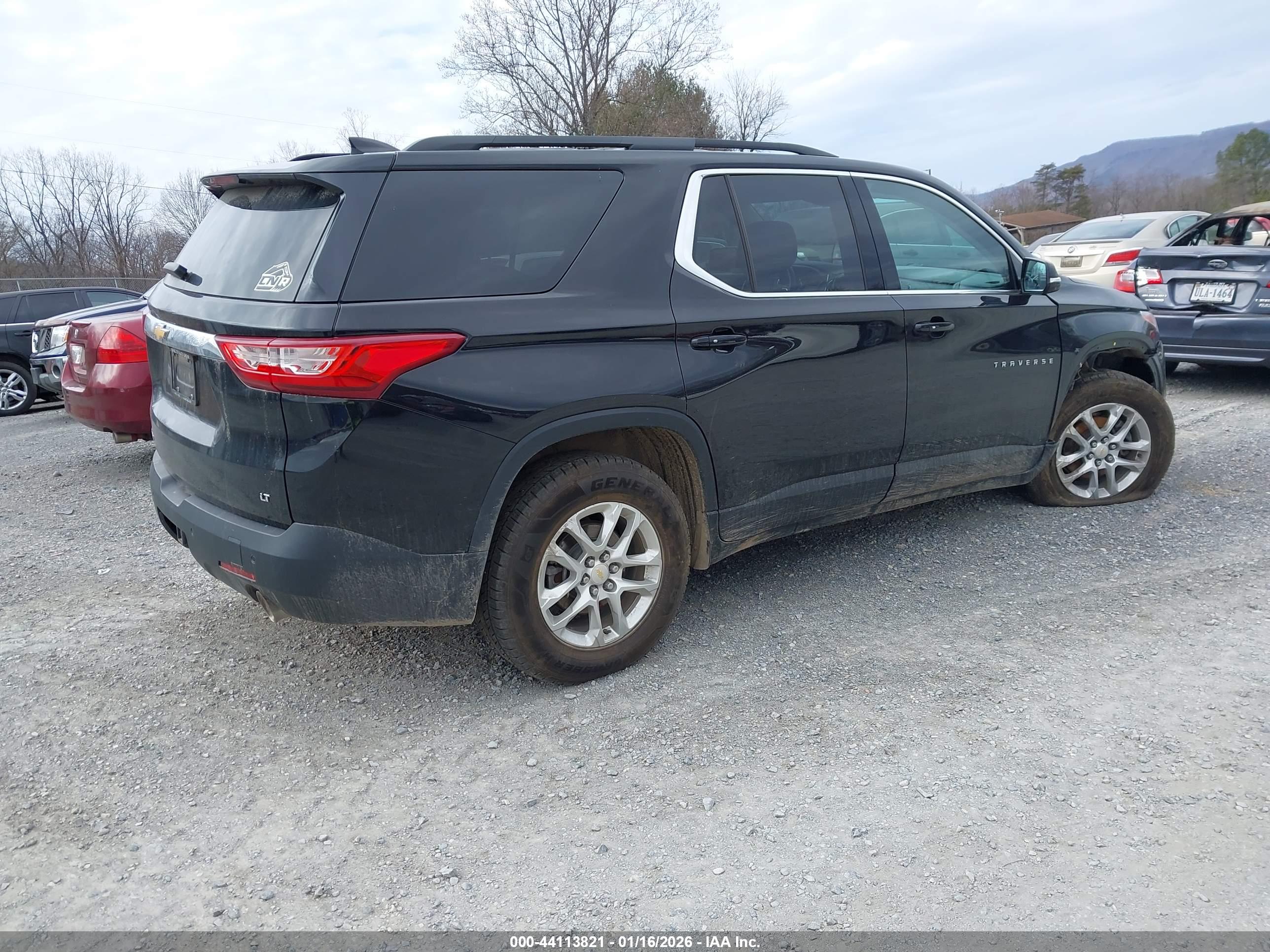 CHEVROLET TRAVERSE image 4