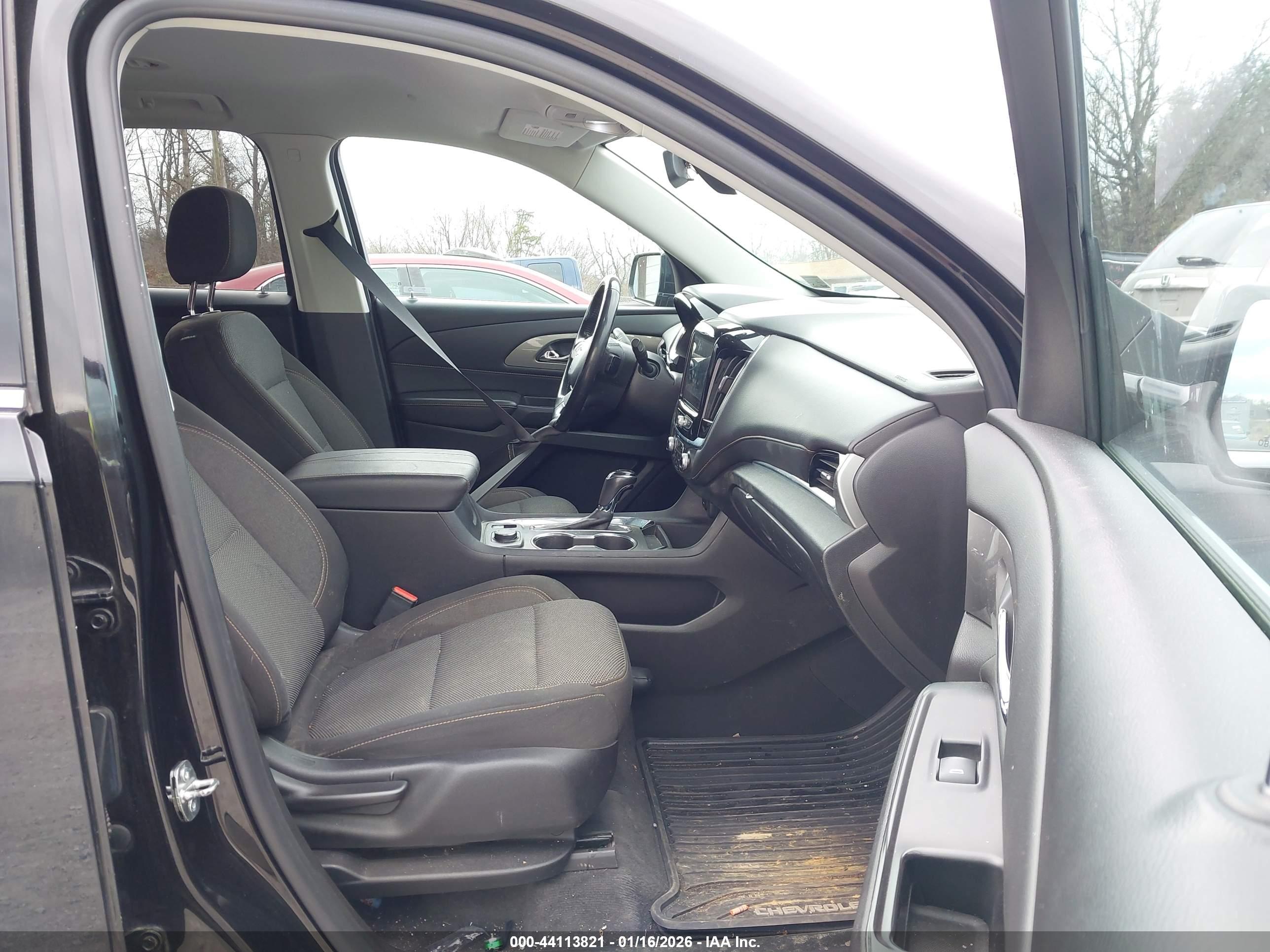 CHEVROLET TRAVERSE image 5