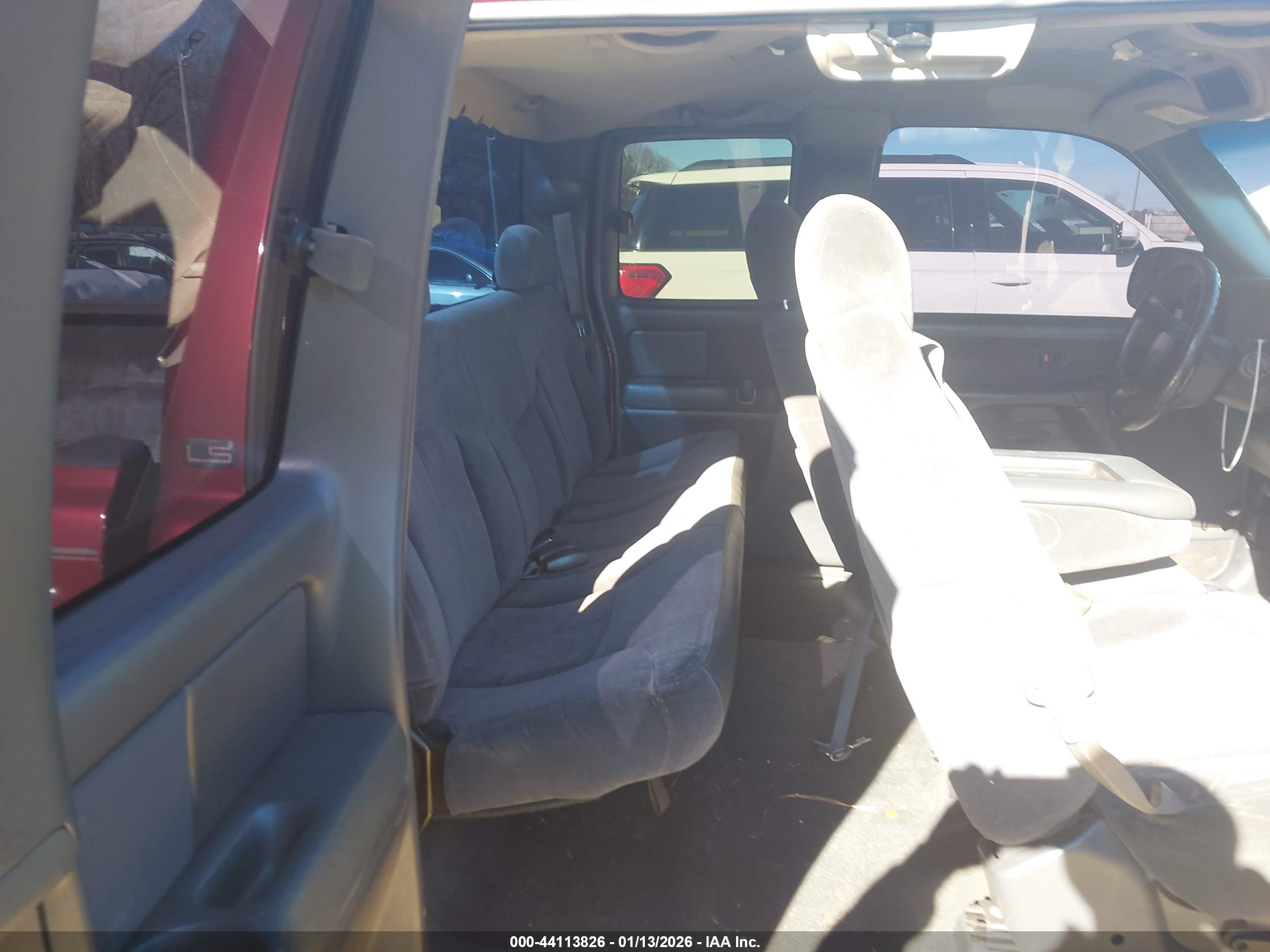 CHEVROLET SILVERADO image 8