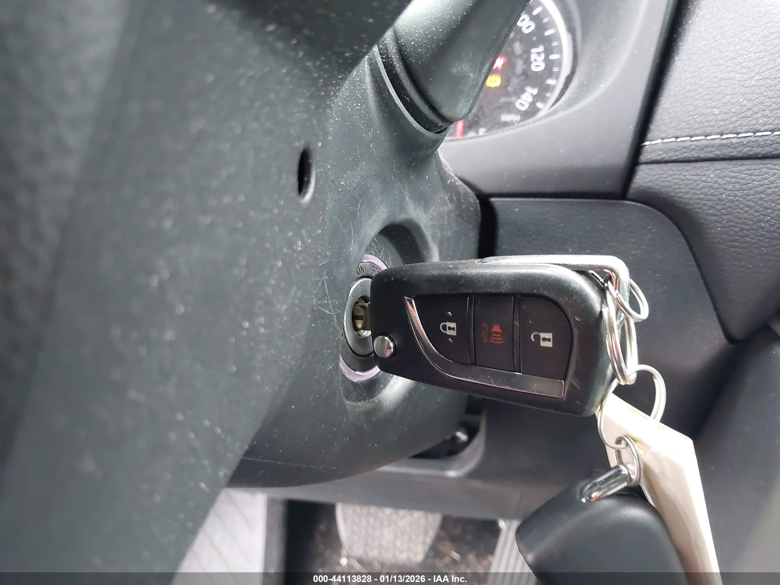 TOYOTA RAV4 image 11
