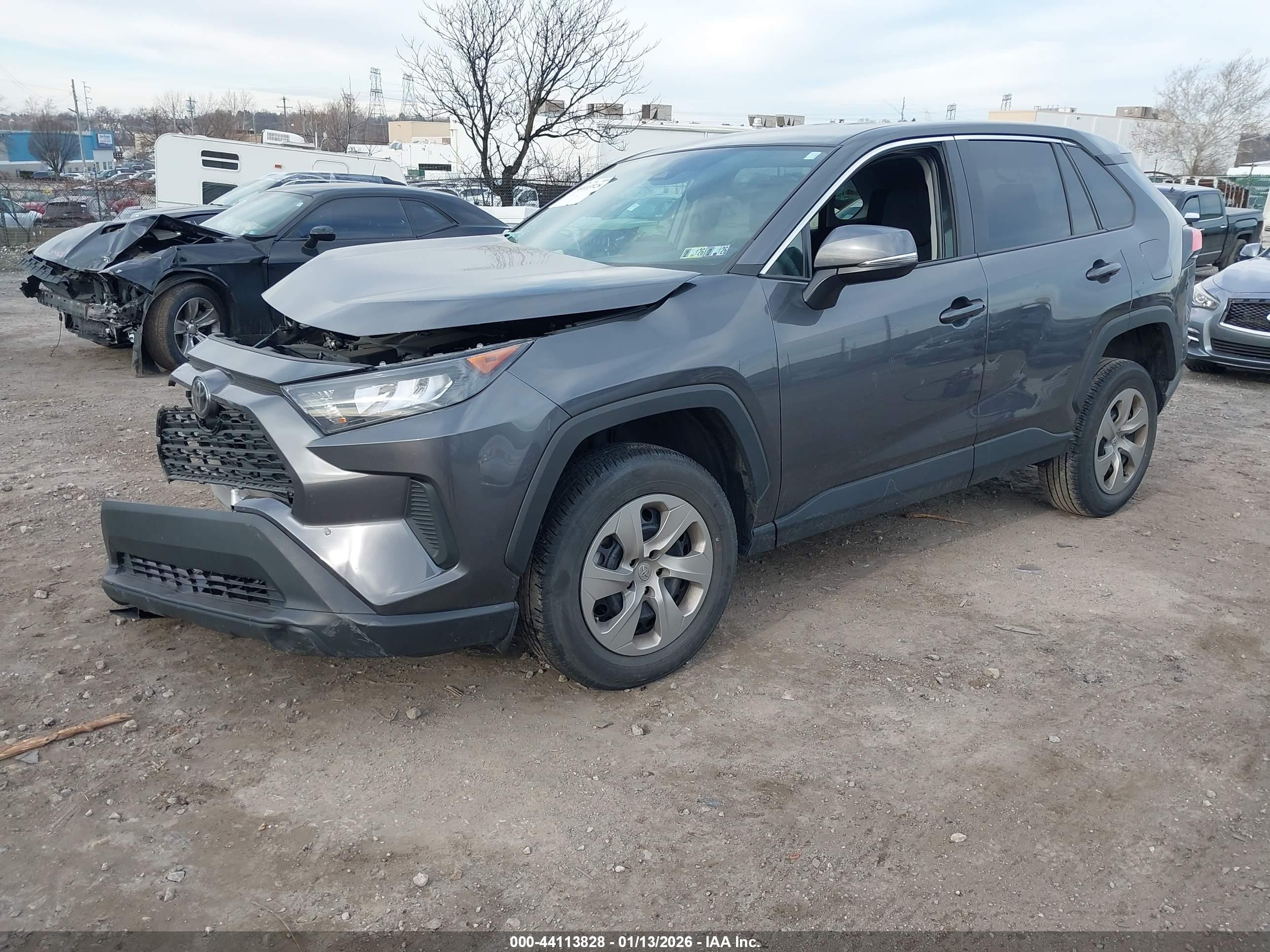 TOYOTA RAV4 image 2