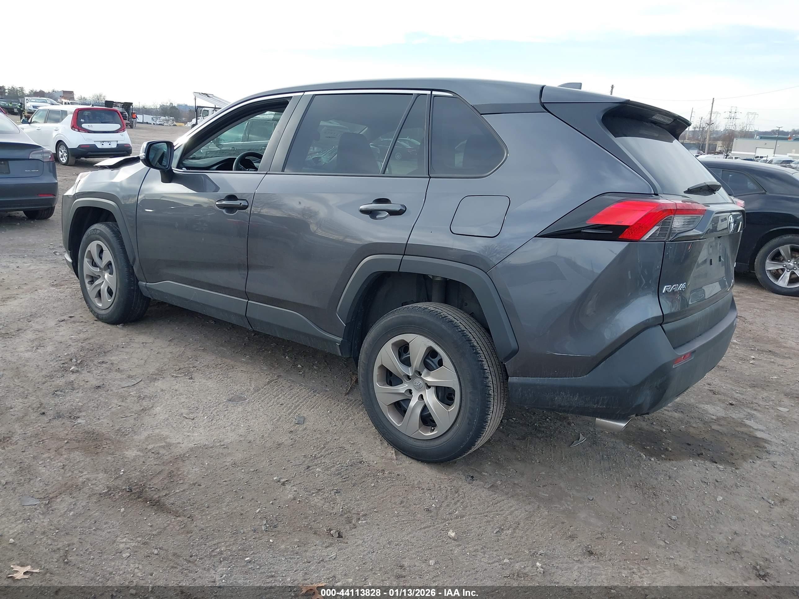 TOYOTA RAV4 image 3