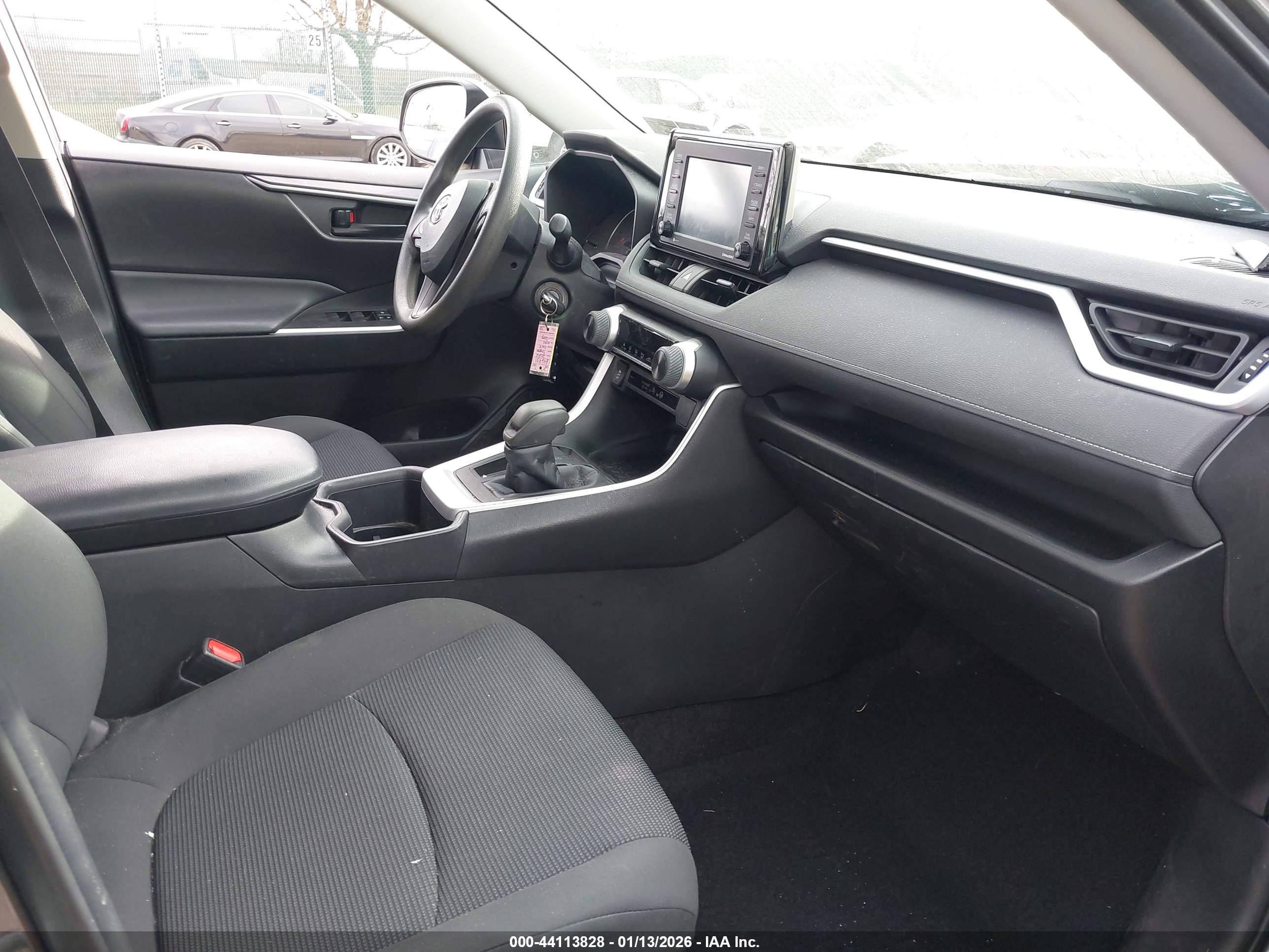TOYOTA RAV4 image 5