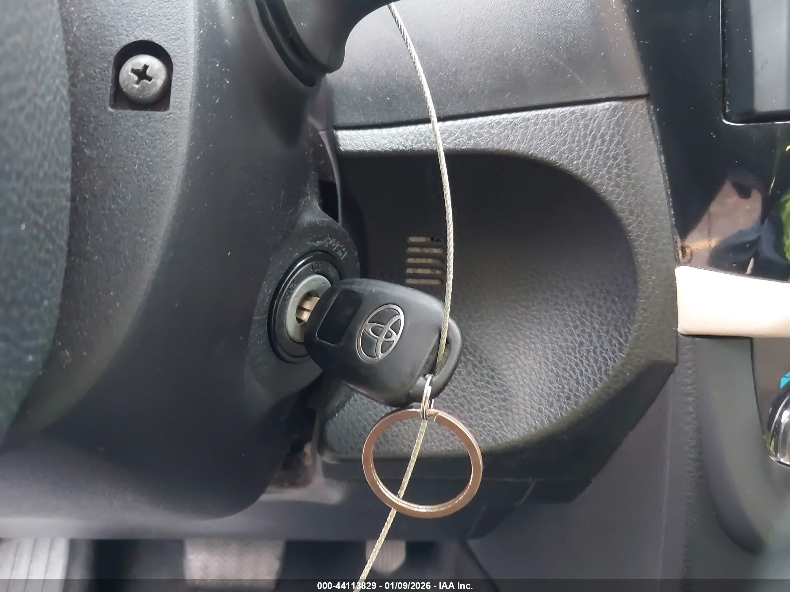 TOYOTA COROLLA image 11