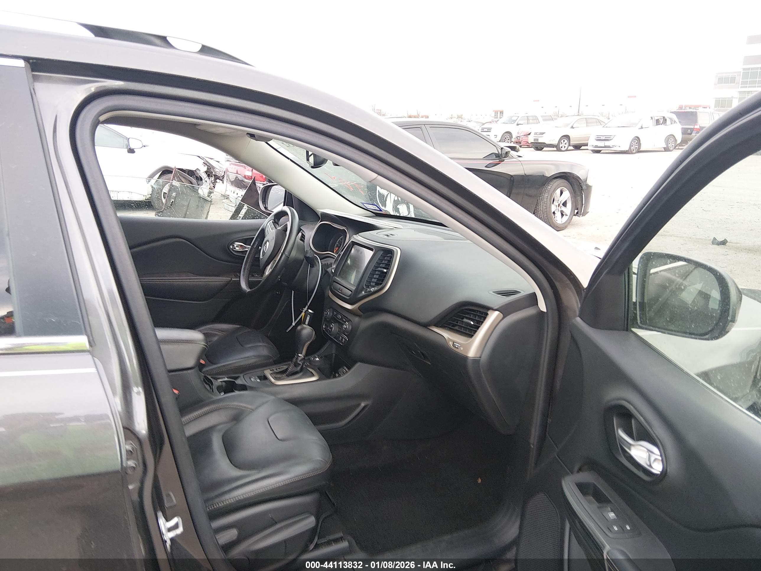 JEEP CHEROKEE image 5