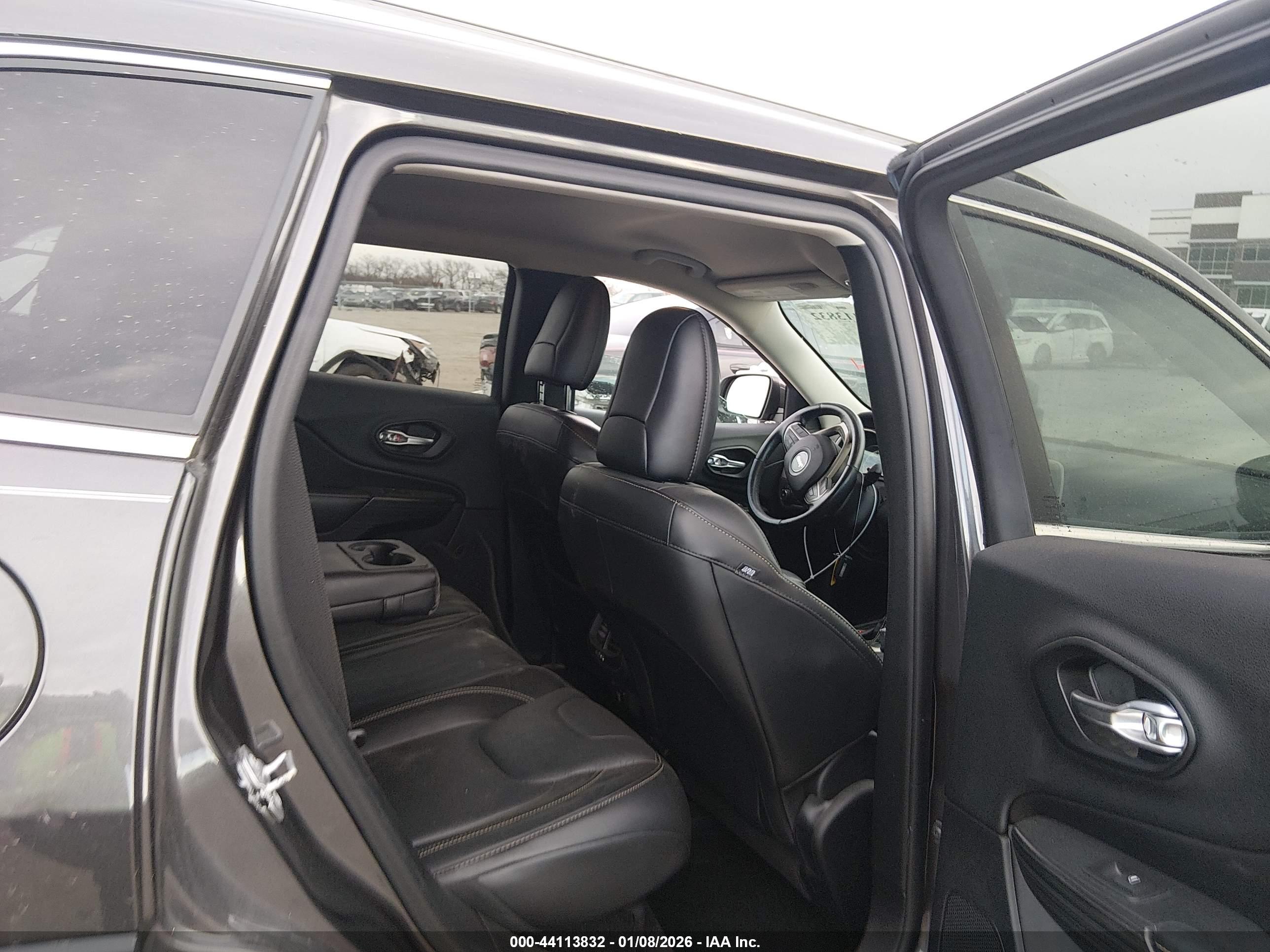 JEEP CHEROKEE image 8