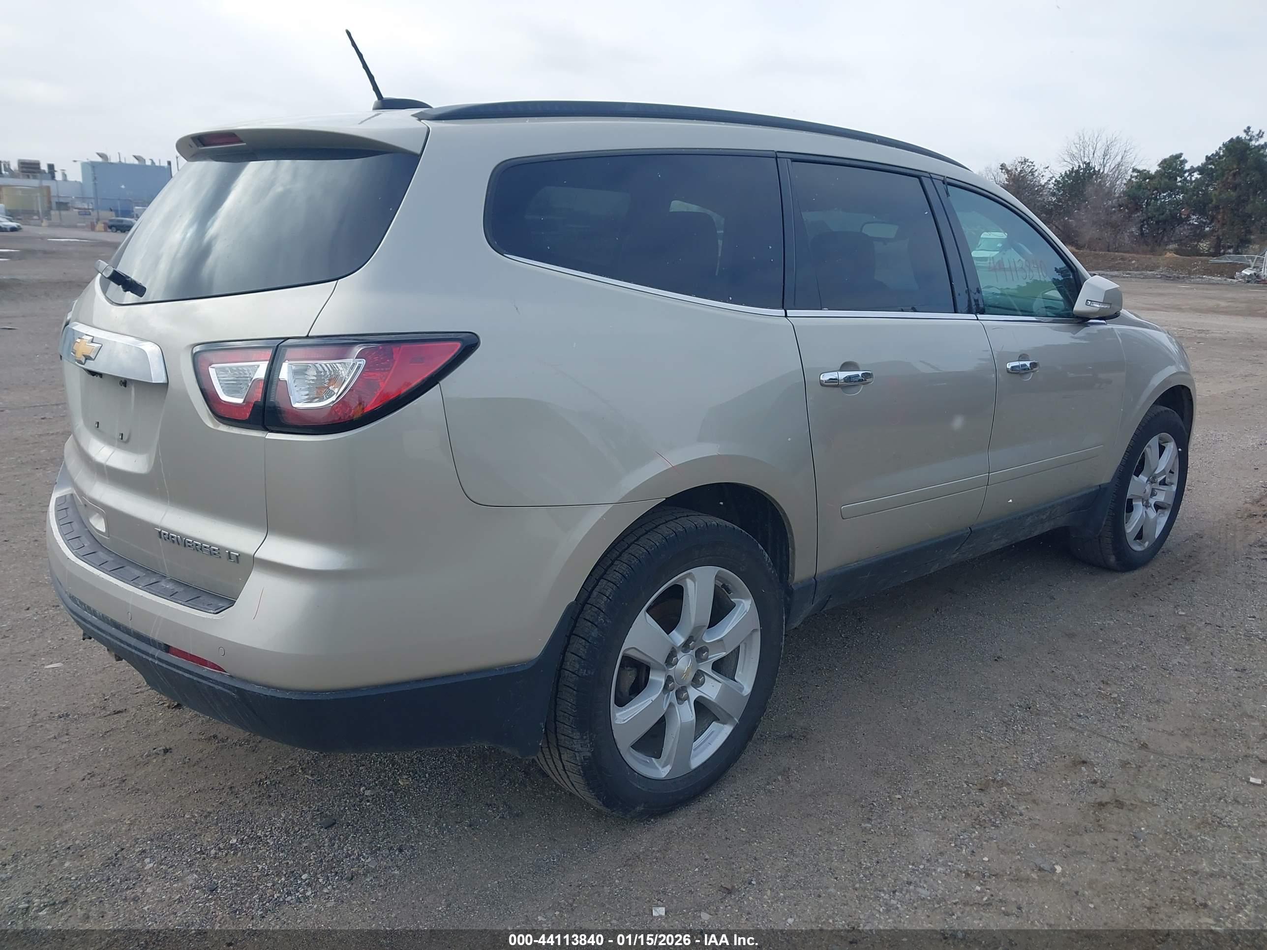 CHEVROLET TRAVERSE image 4