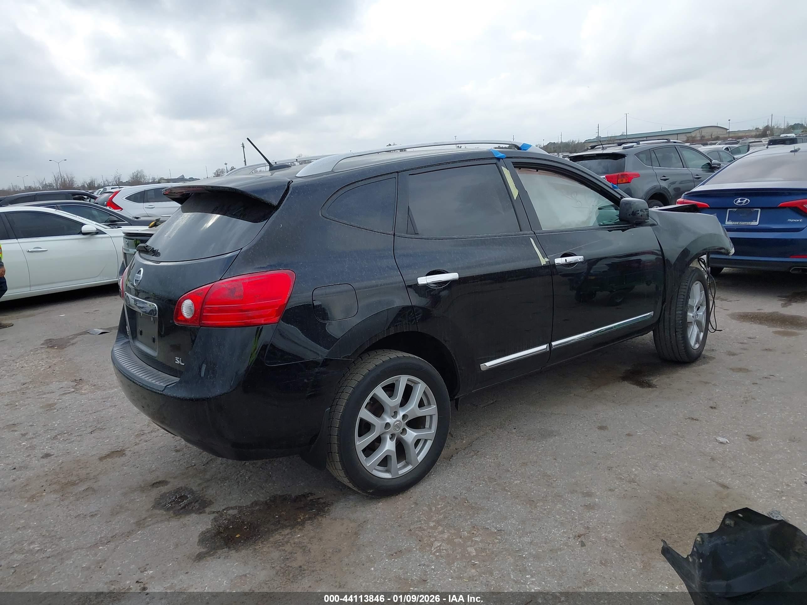 NISSAN ROGUE image 4