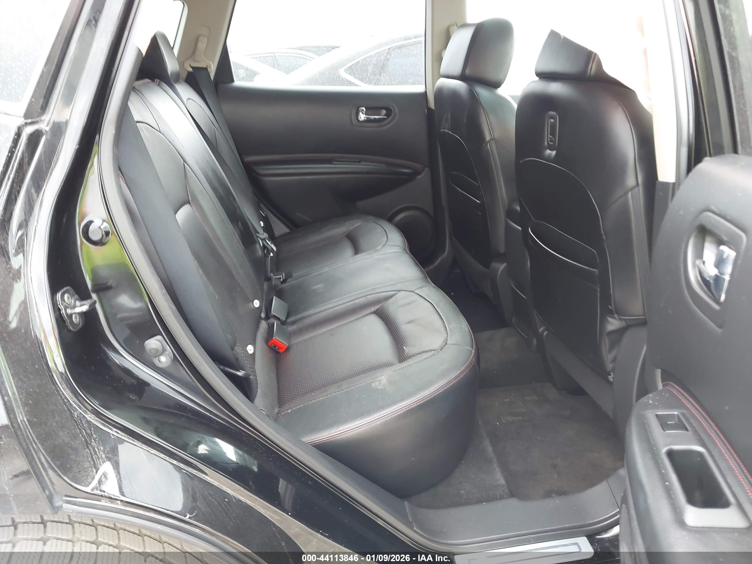 NISSAN ROGUE image 8