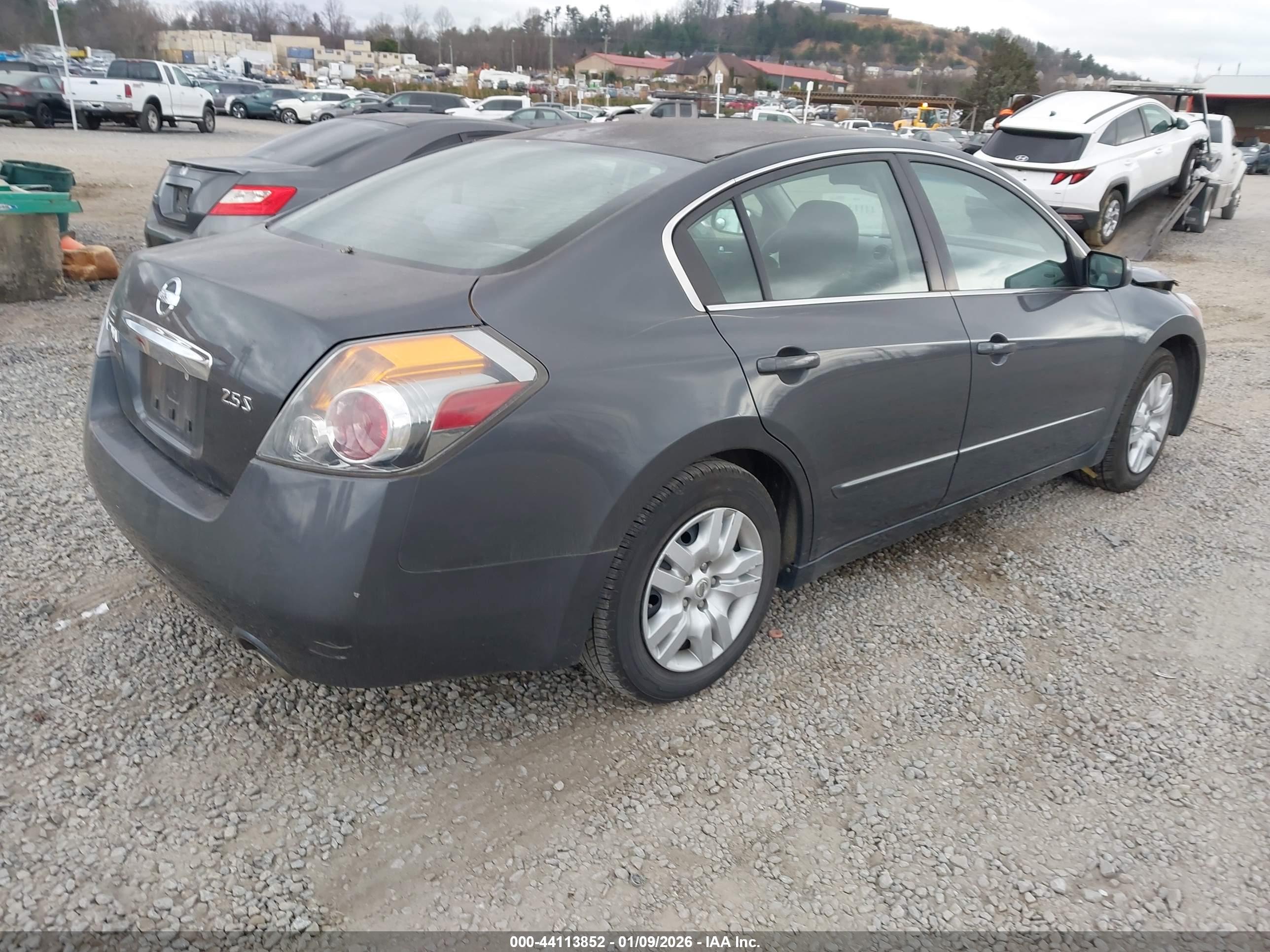 NISSAN ALTIMA image 4