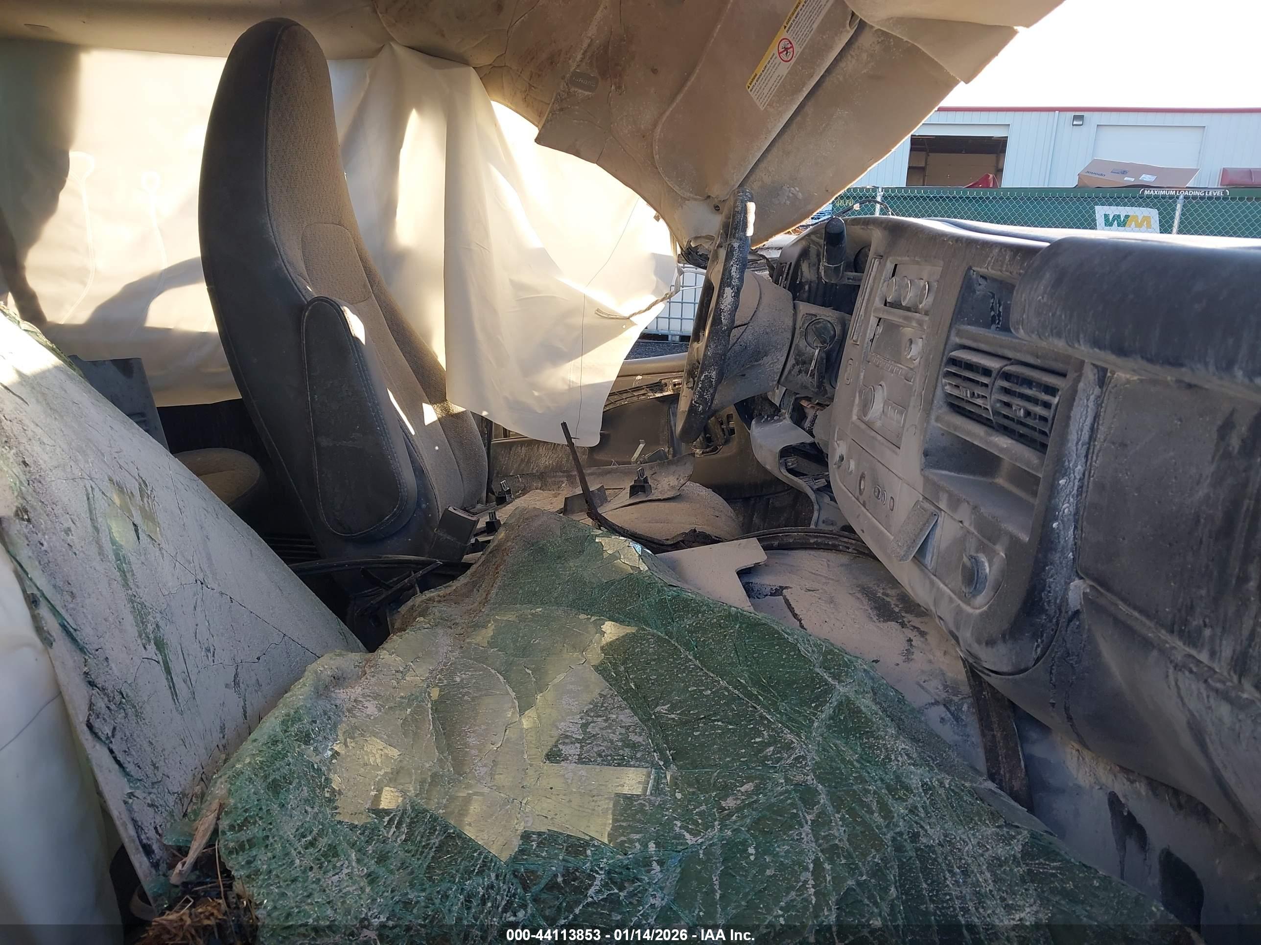CHEVROLET EXPRESS image 5
