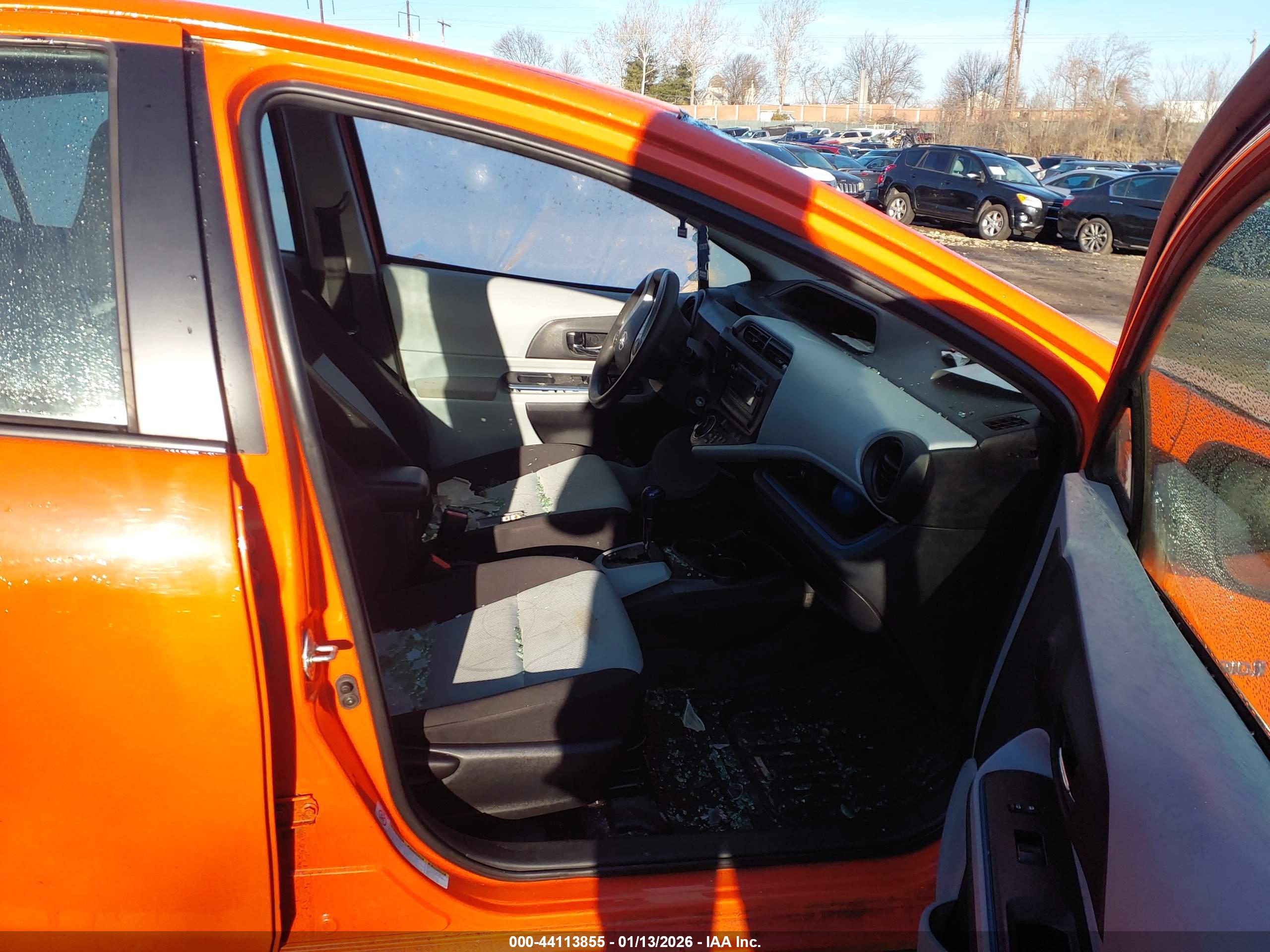 TOYOTA PRIUS image 5
