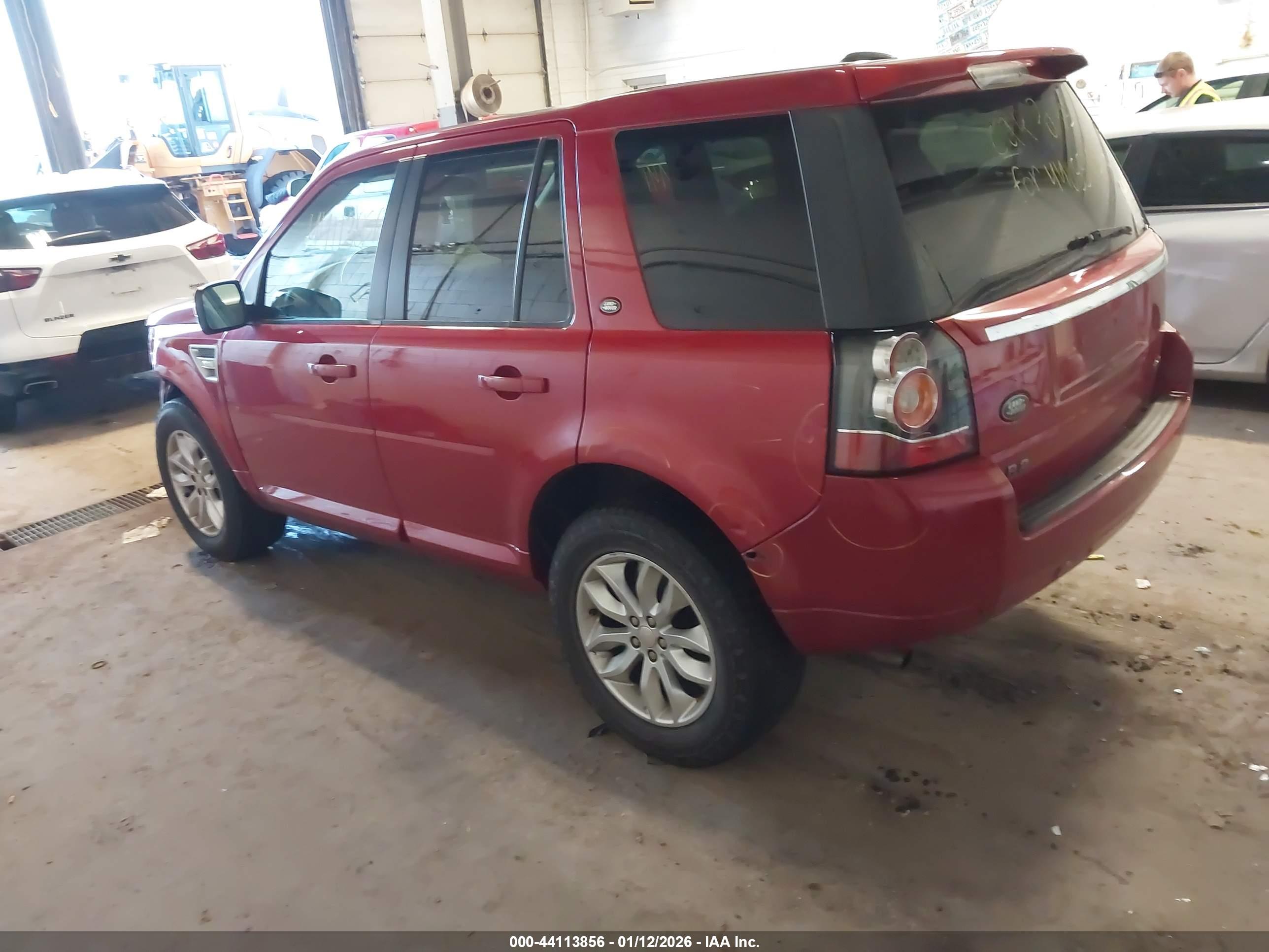 LAND ROVER image 3