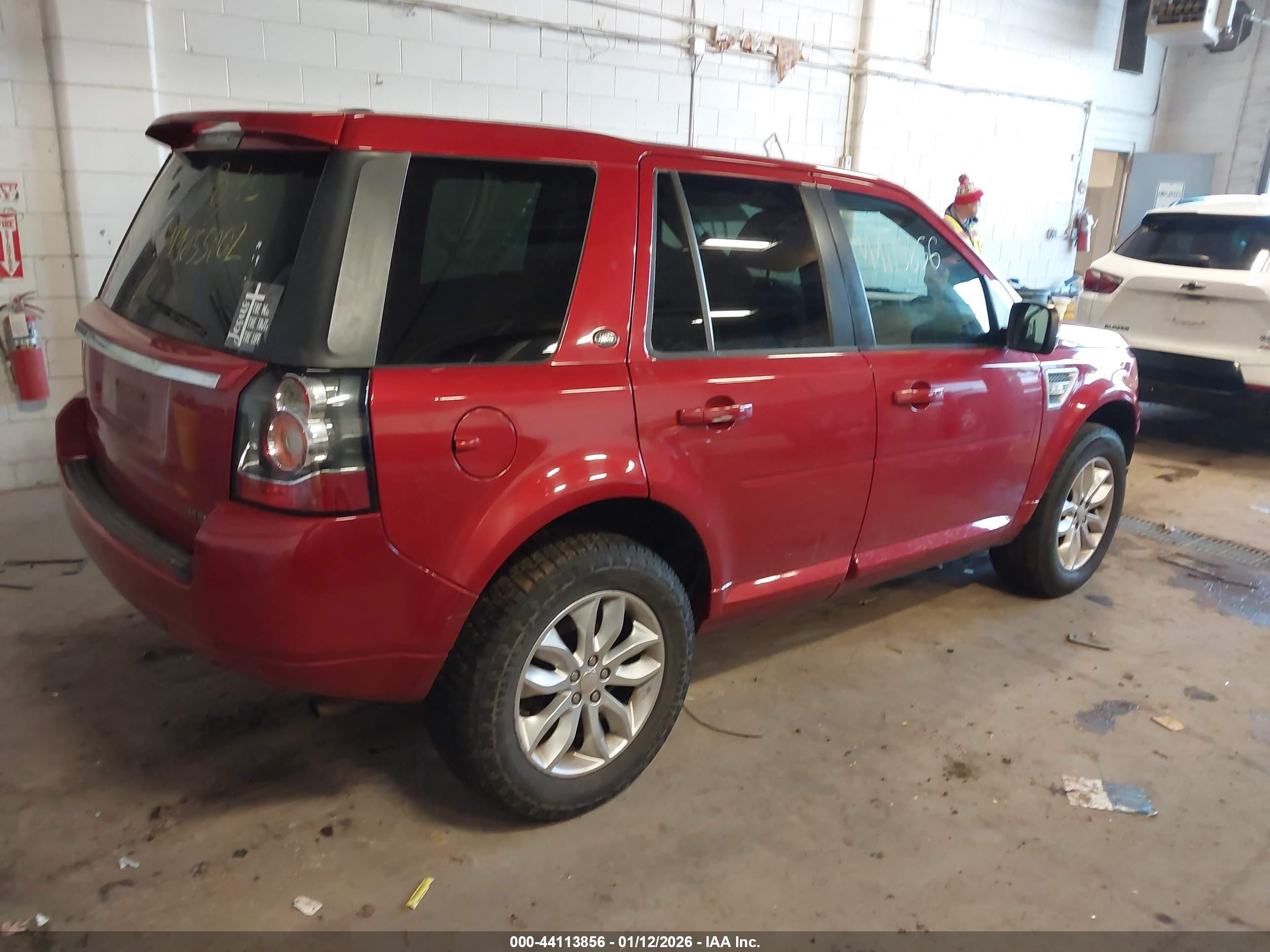 LAND ROVER image 4