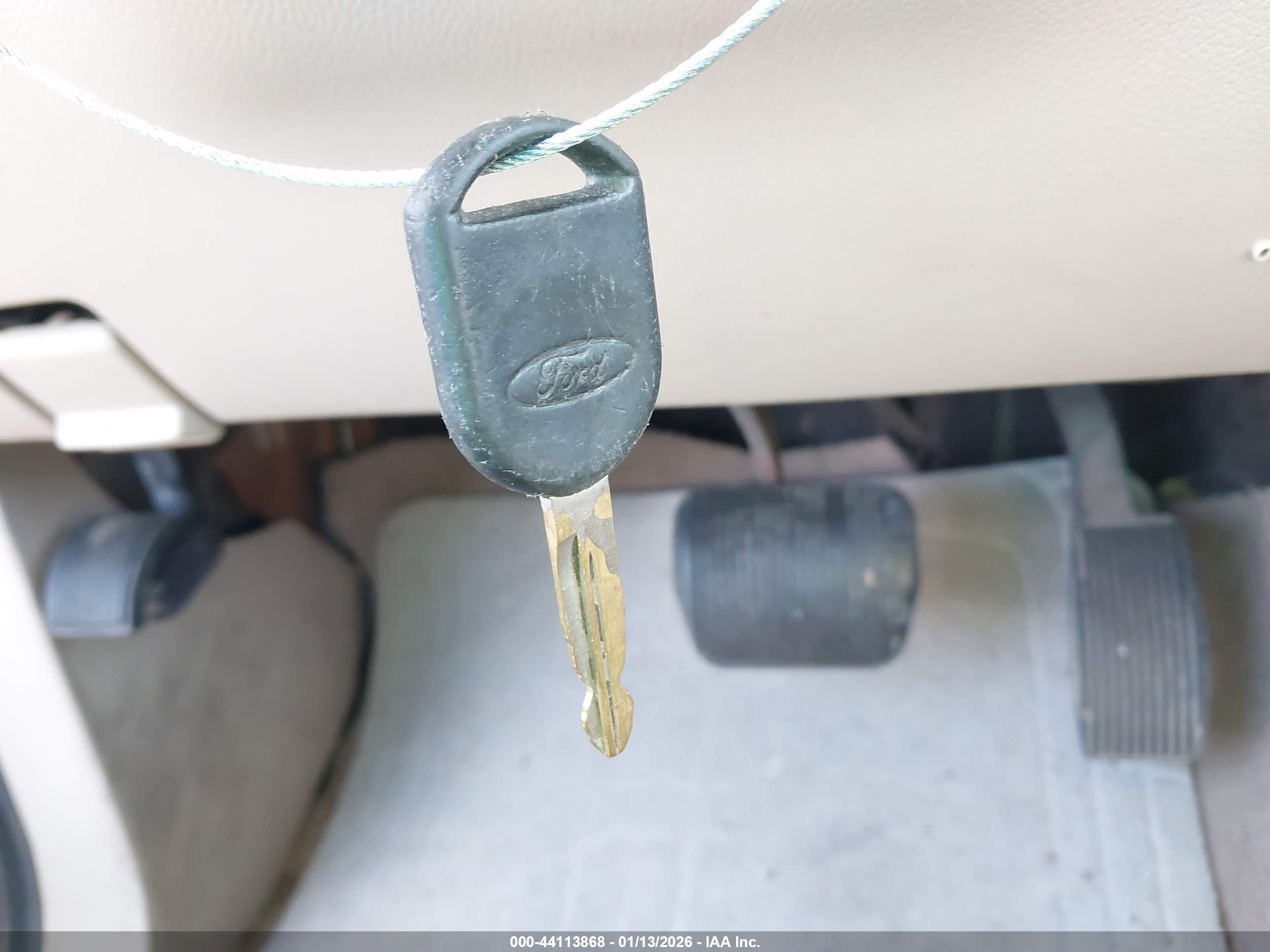 FORD EXPEDITION image 11
