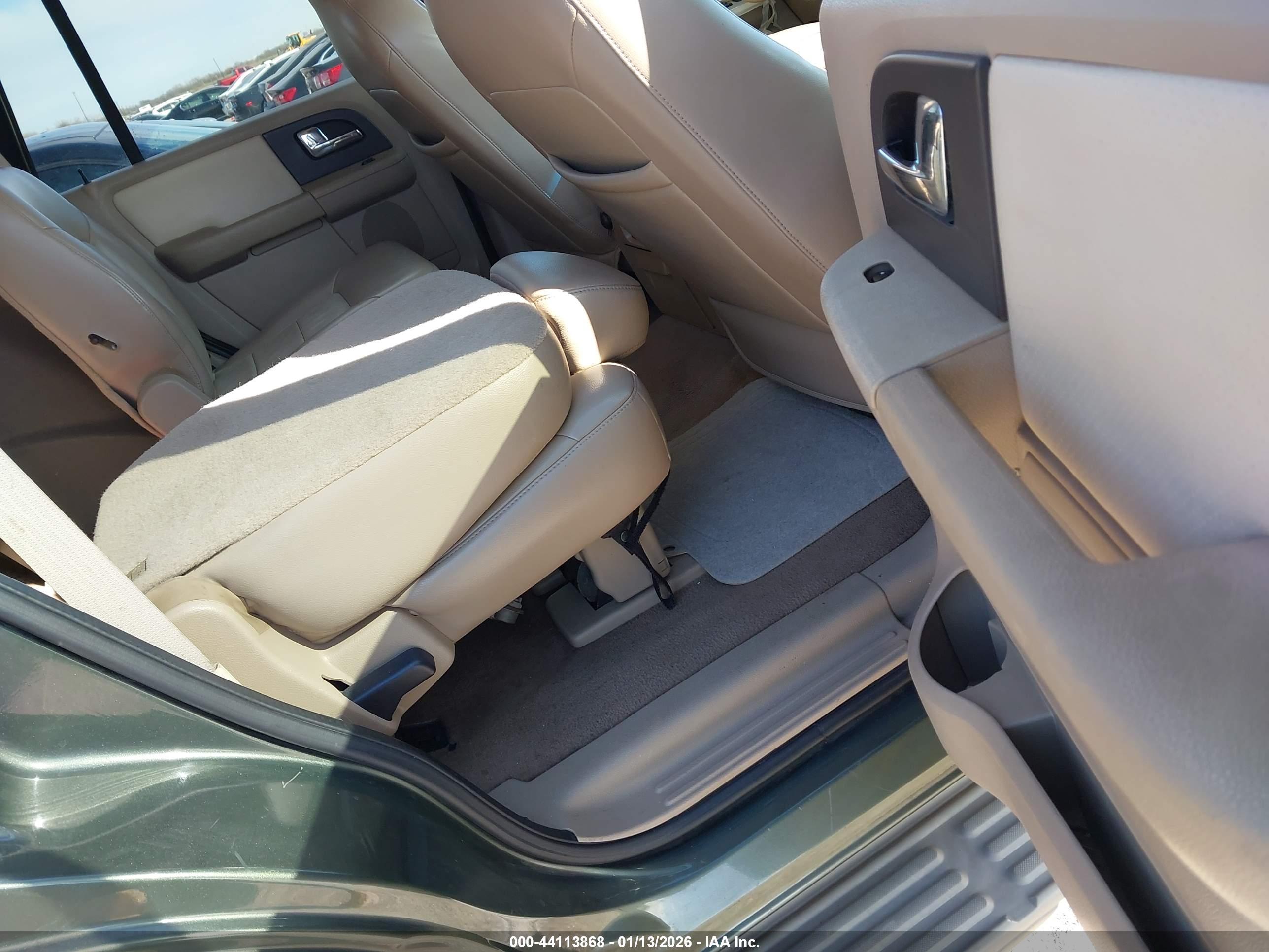 FORD EXPEDITION image 8
