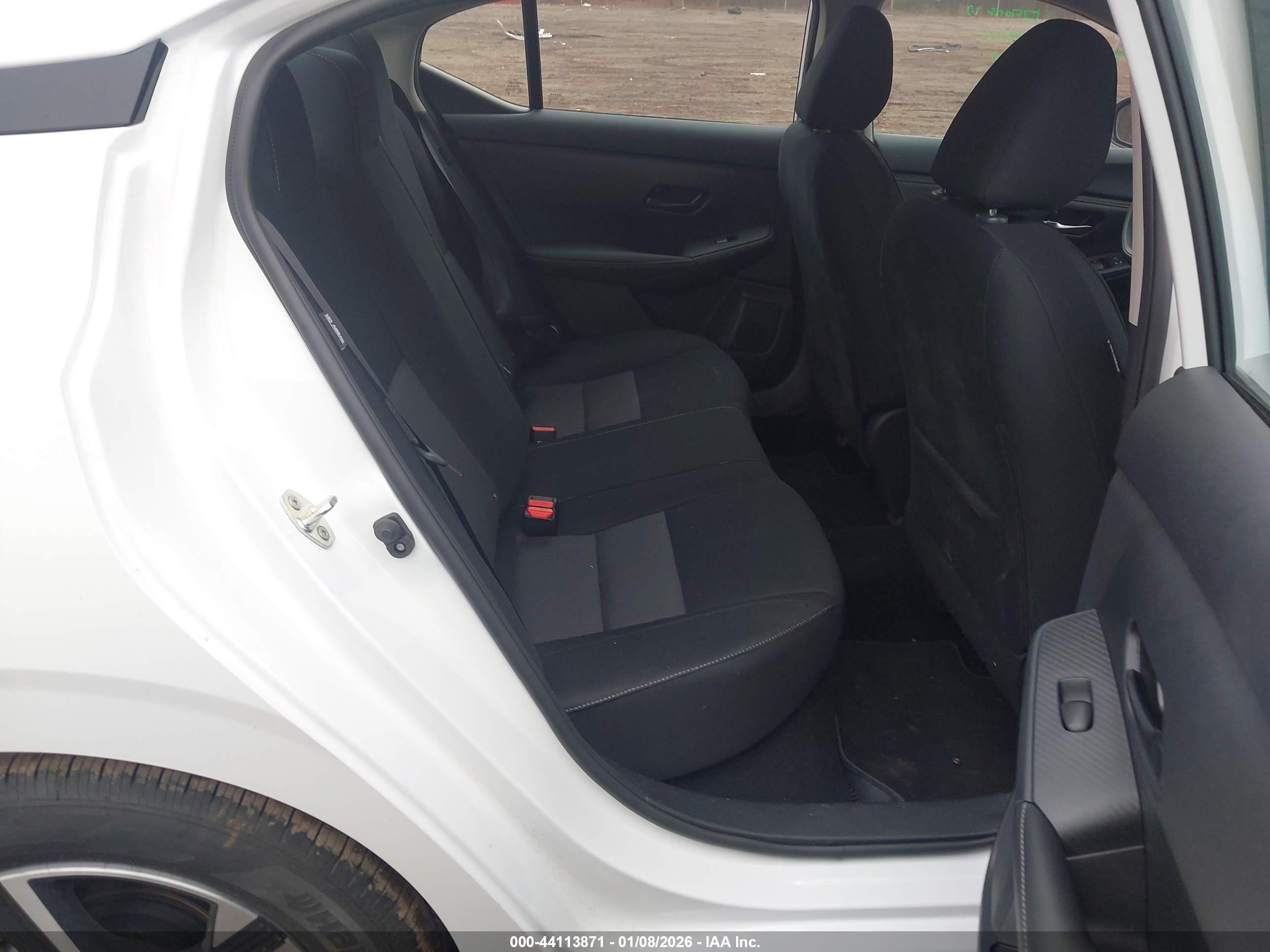 NISSAN SENTRA image 8
