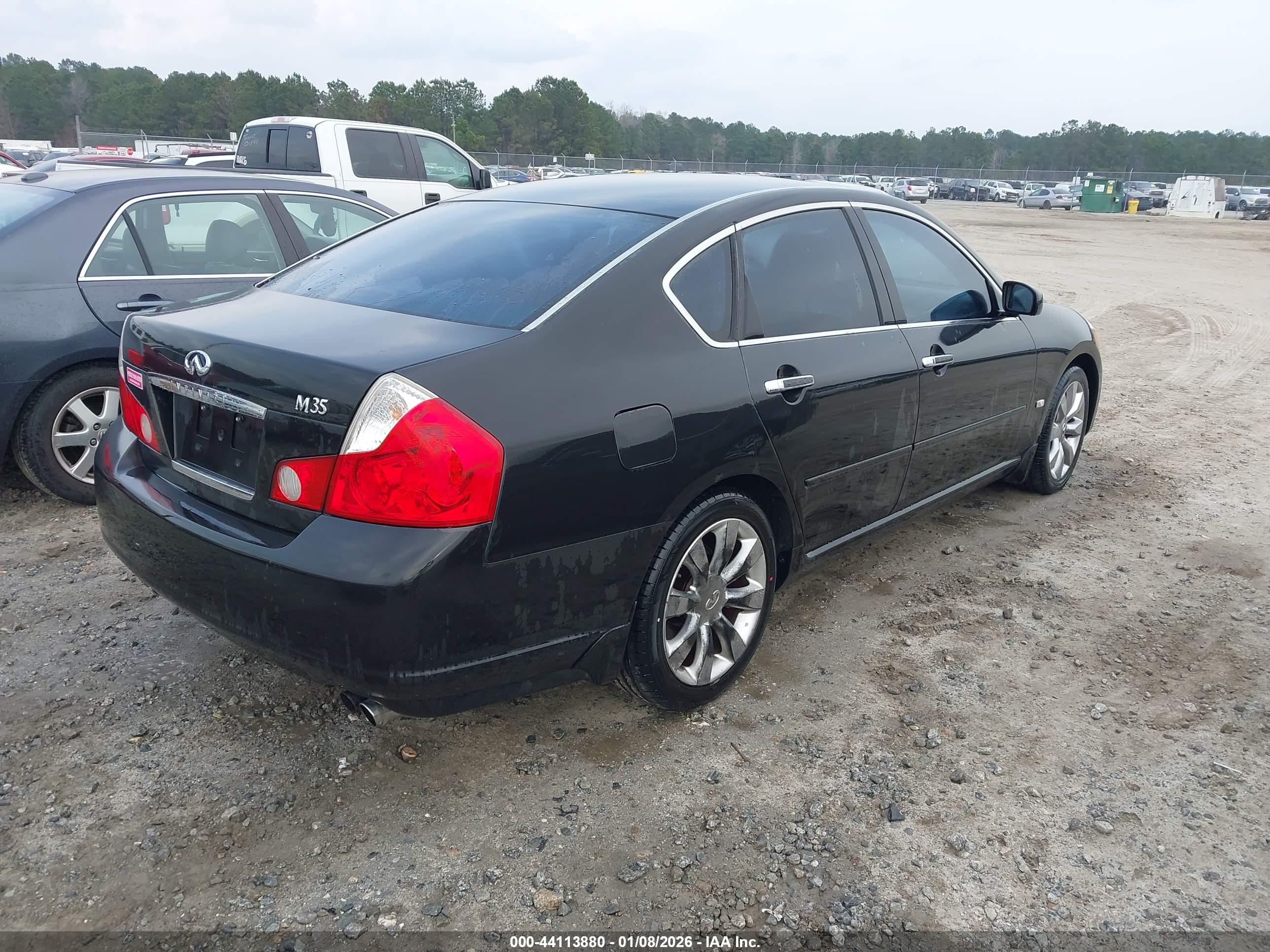 INFINITI M35 image 4