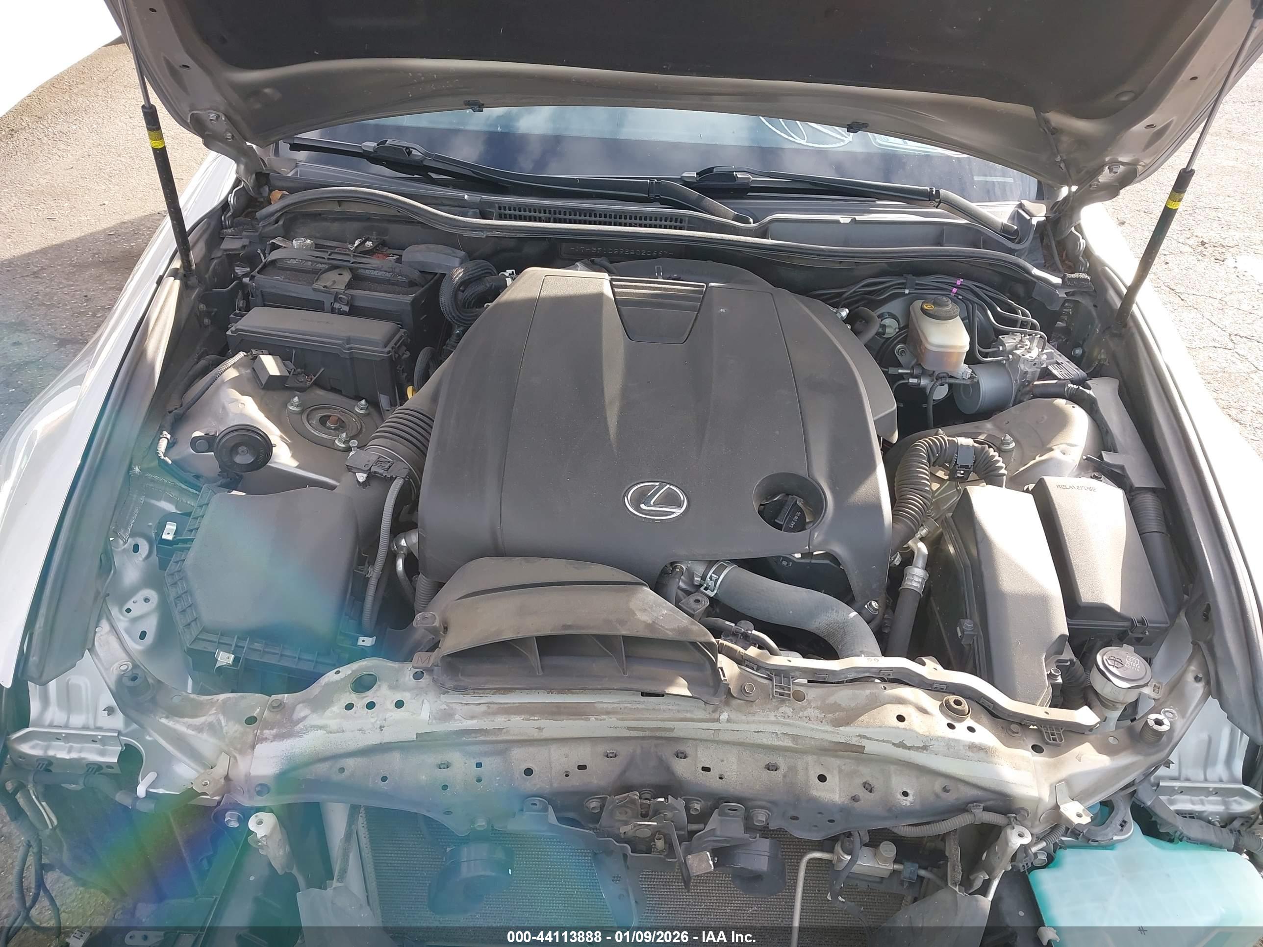 LEXUS IS image 10