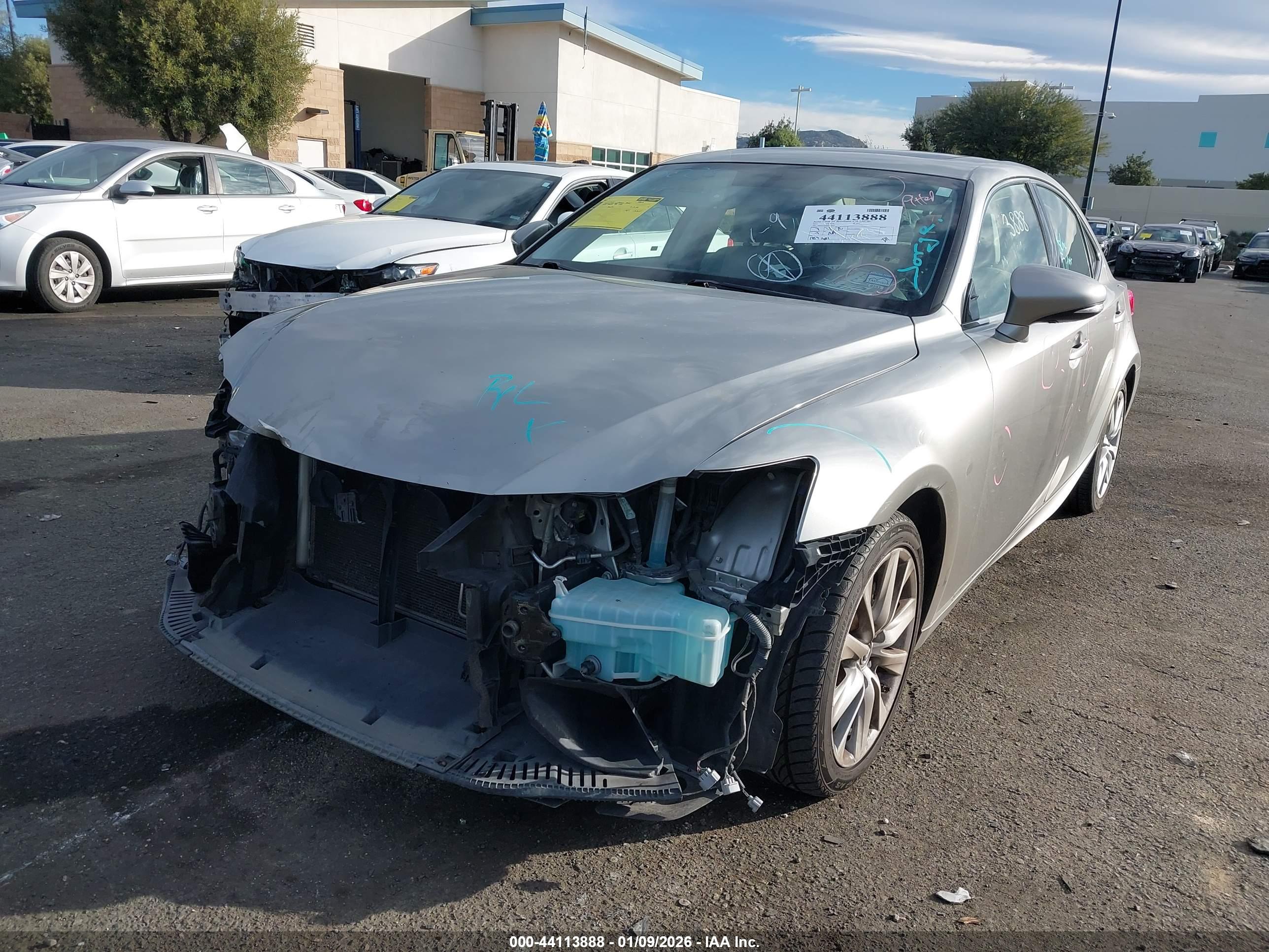 LEXUS IS image 2