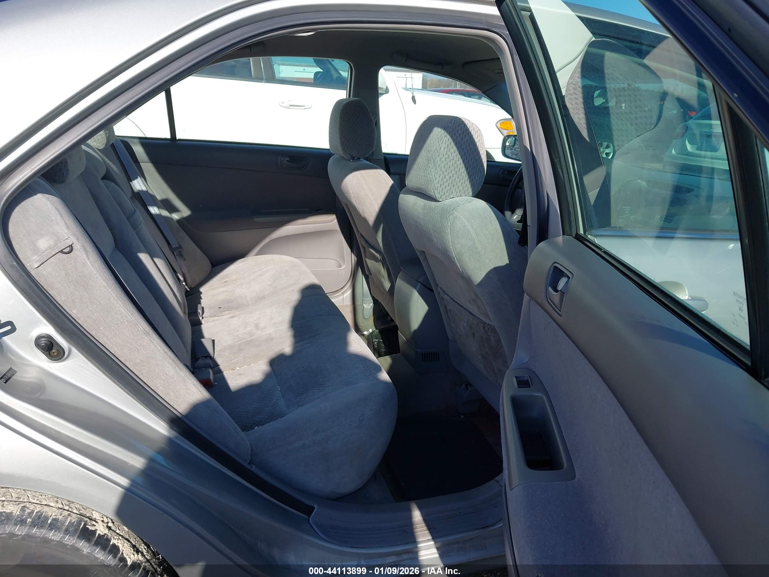 TOYOTA CAMRY image 8
