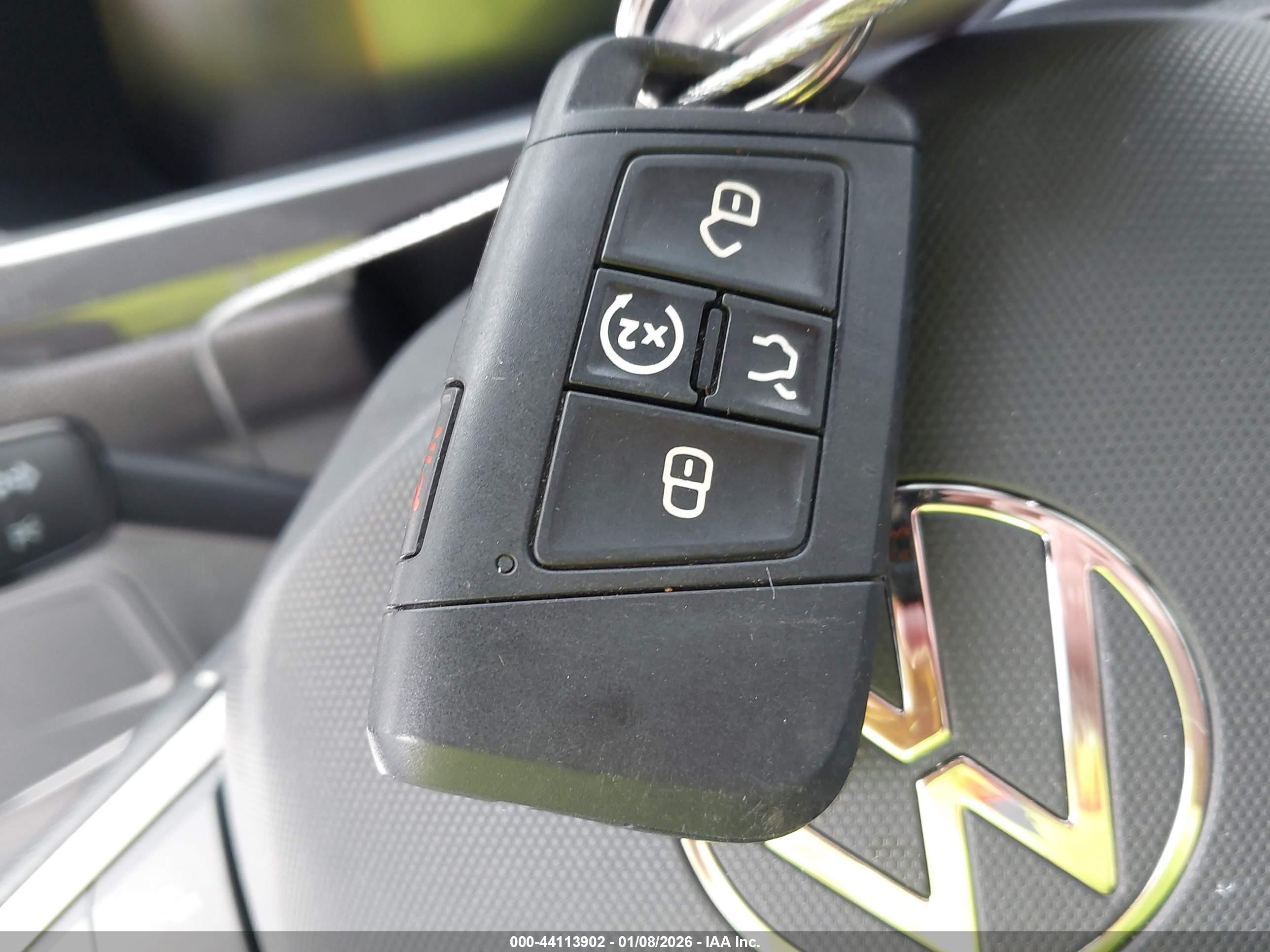 VOLKSWAGEN TIGUAN image 11
