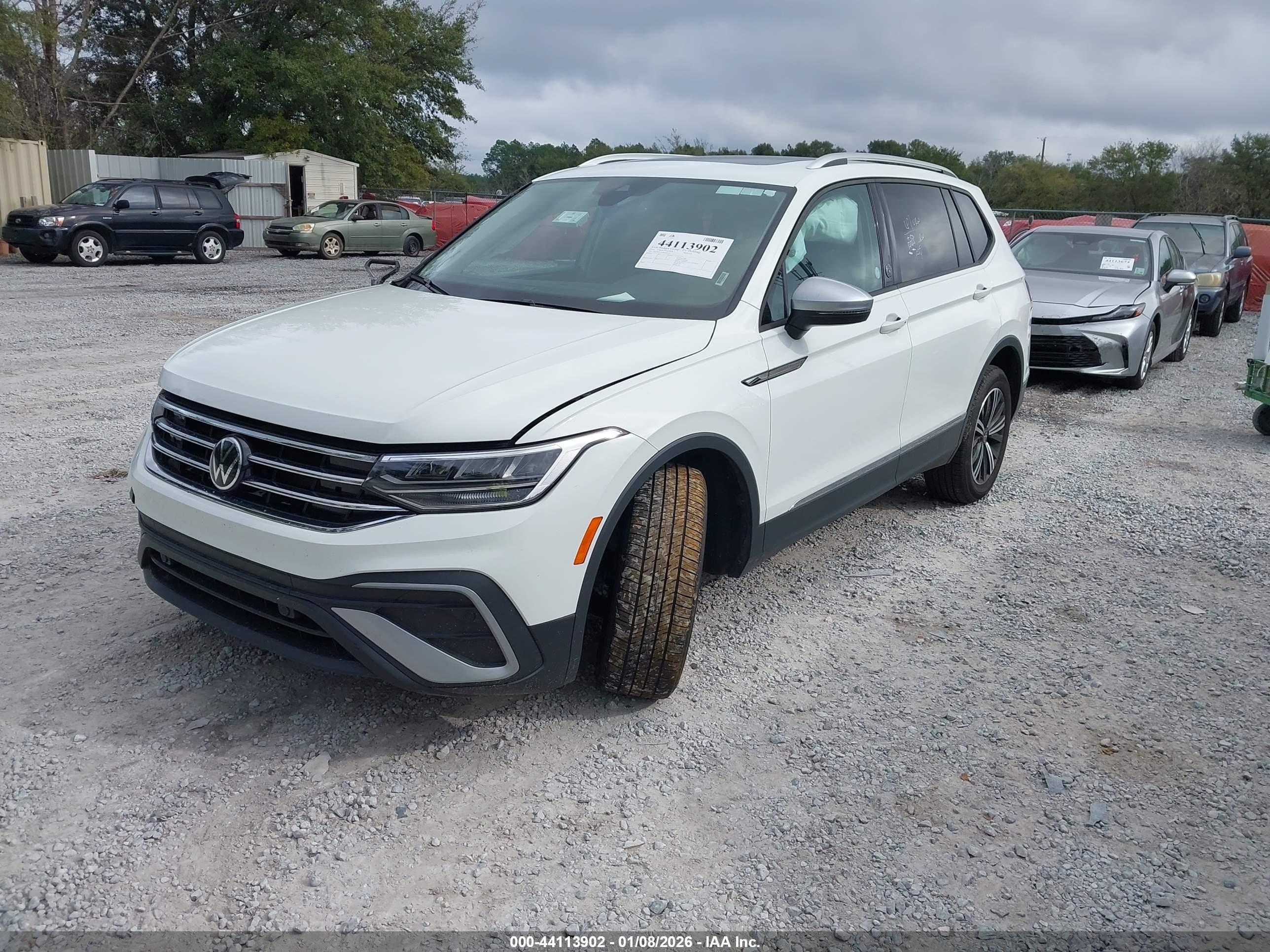 VOLKSWAGEN TIGUAN image 2
