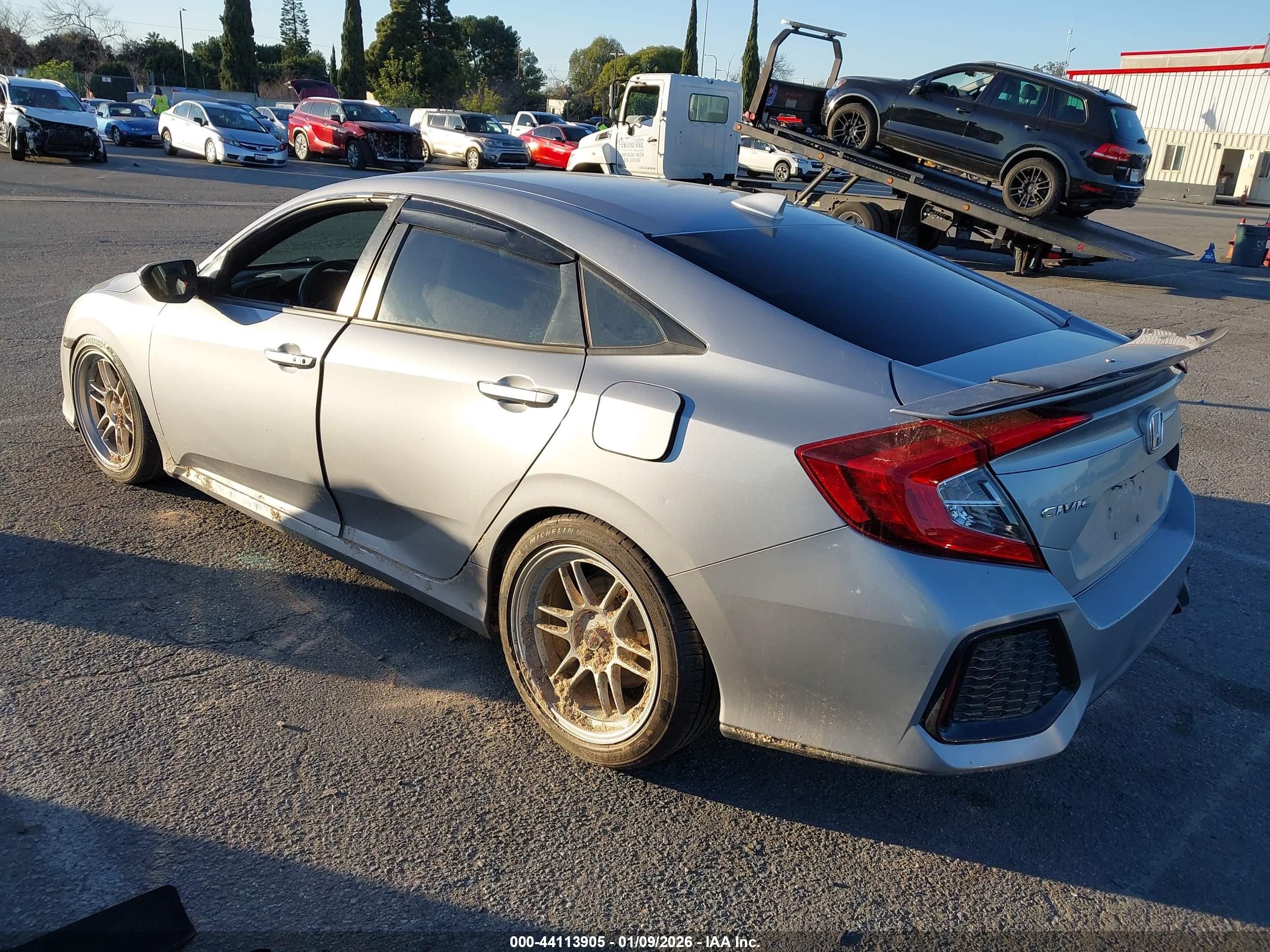 HONDA CIVIC image 3