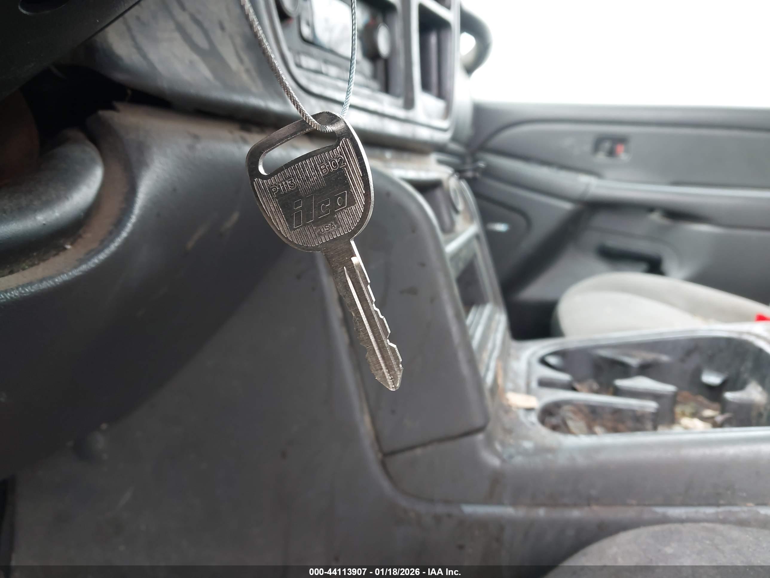 CHEVROLET SILVERADO image 11