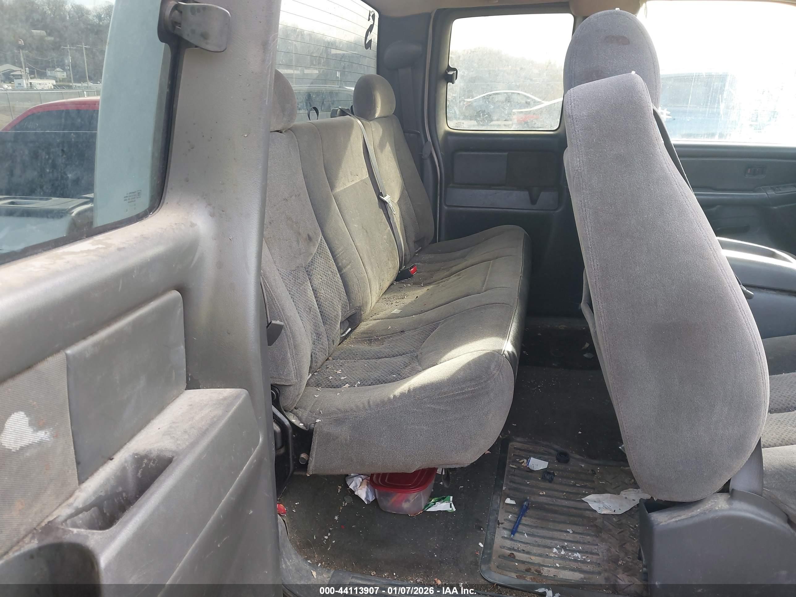 CHEVROLET SILVERADO image 8