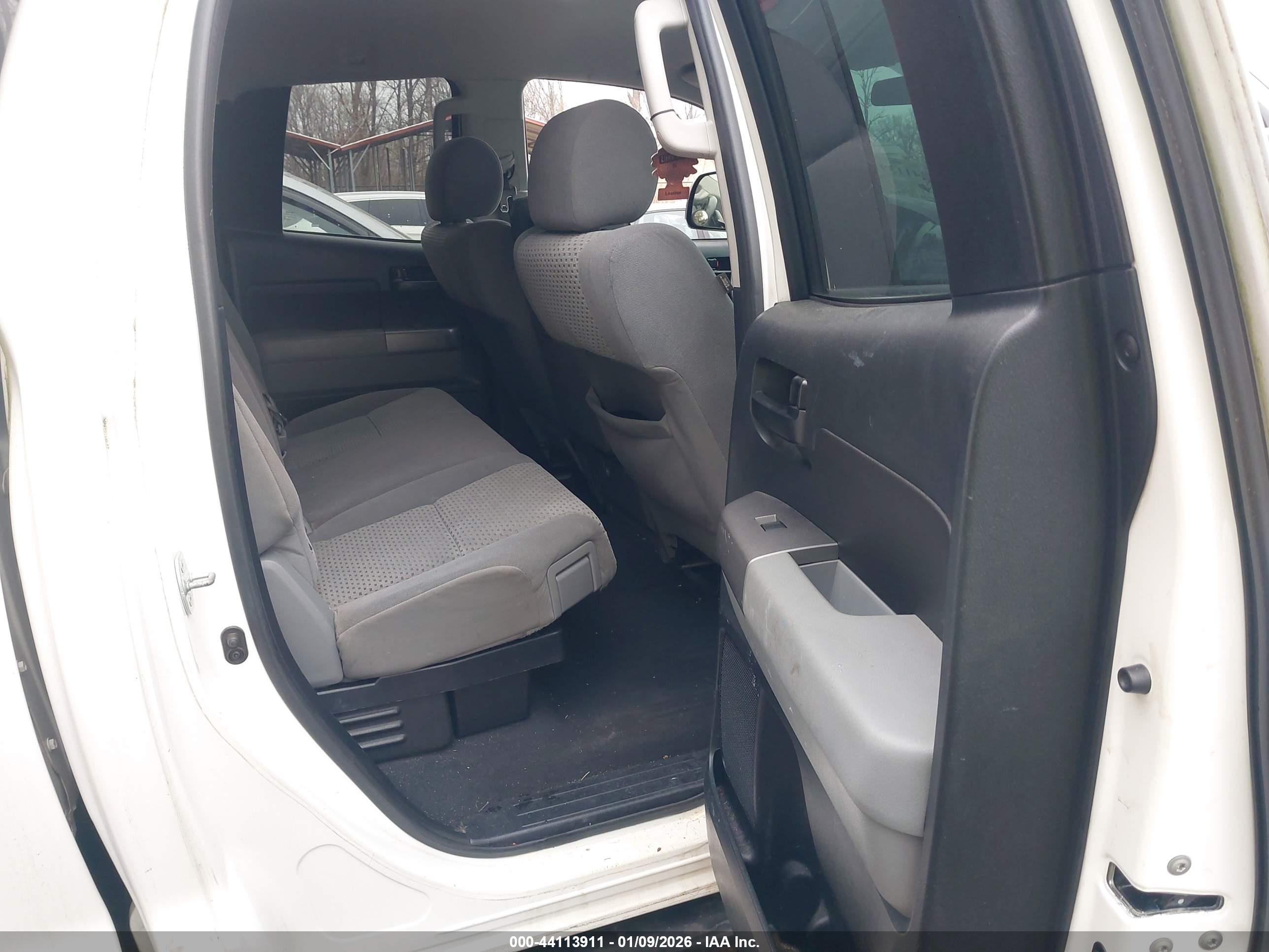 TOYOTA TUNDRA image 8