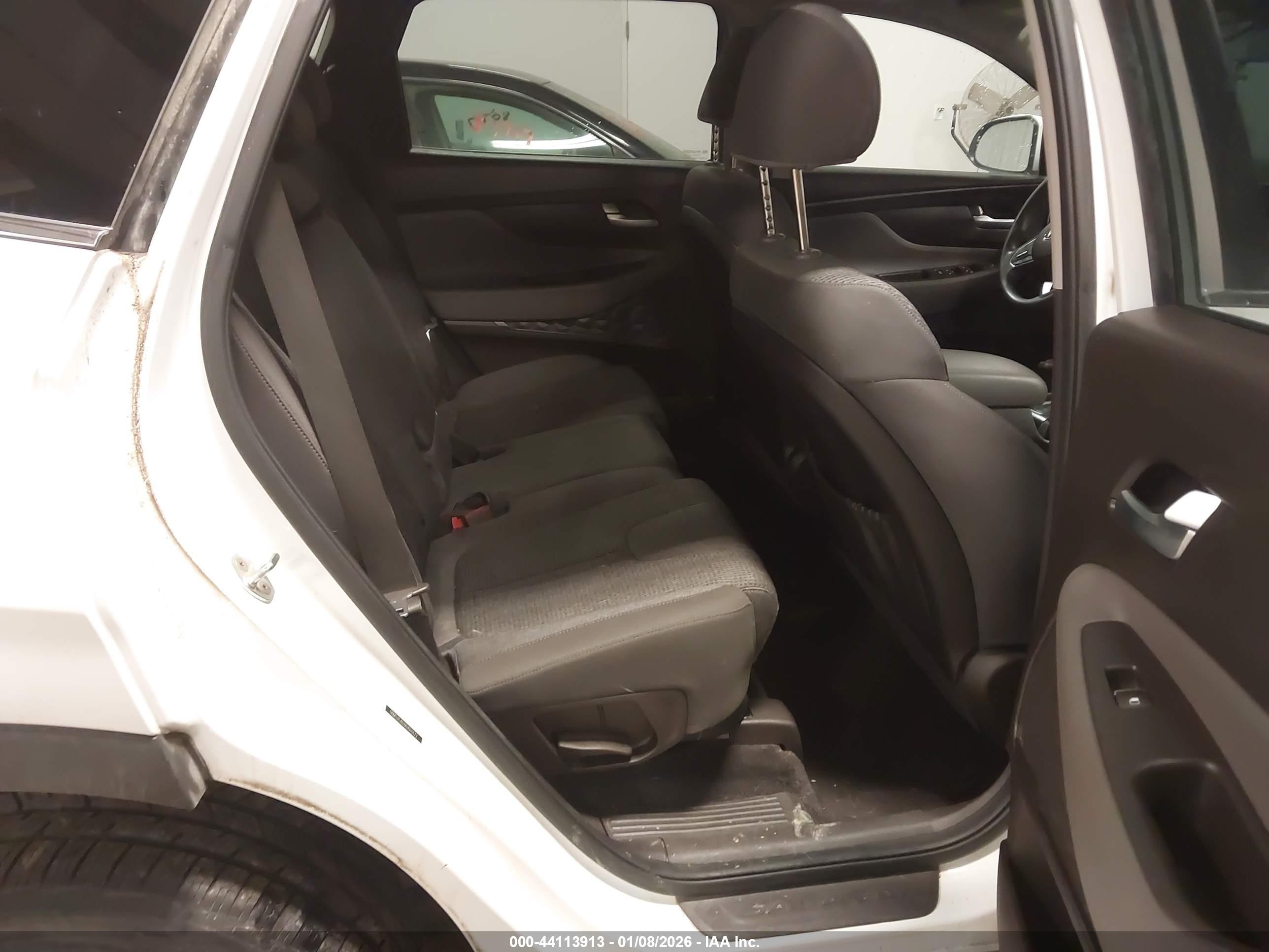 HYUNDAI SANTA image 8