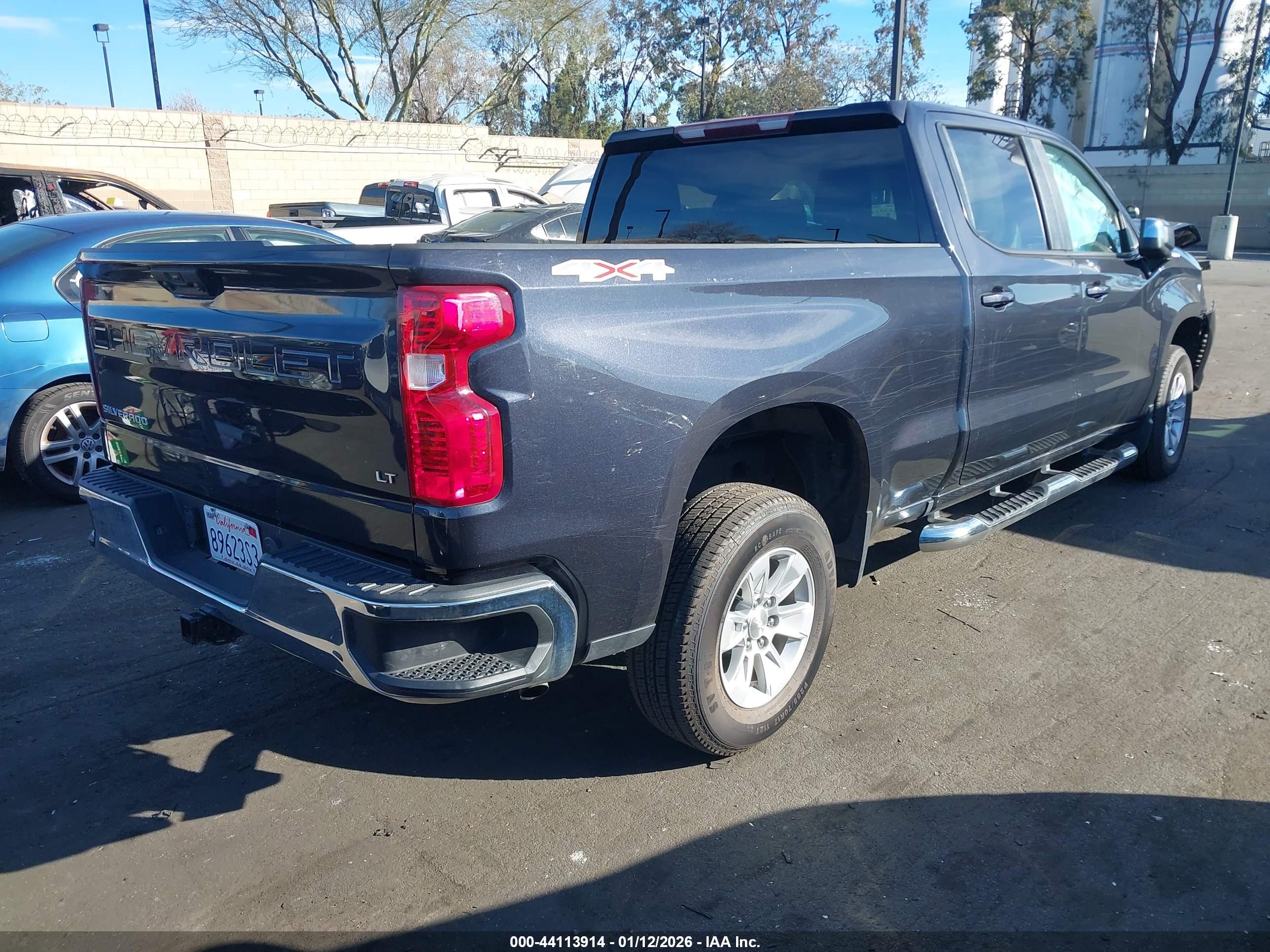 CHEVROLET SILVERADO image 4