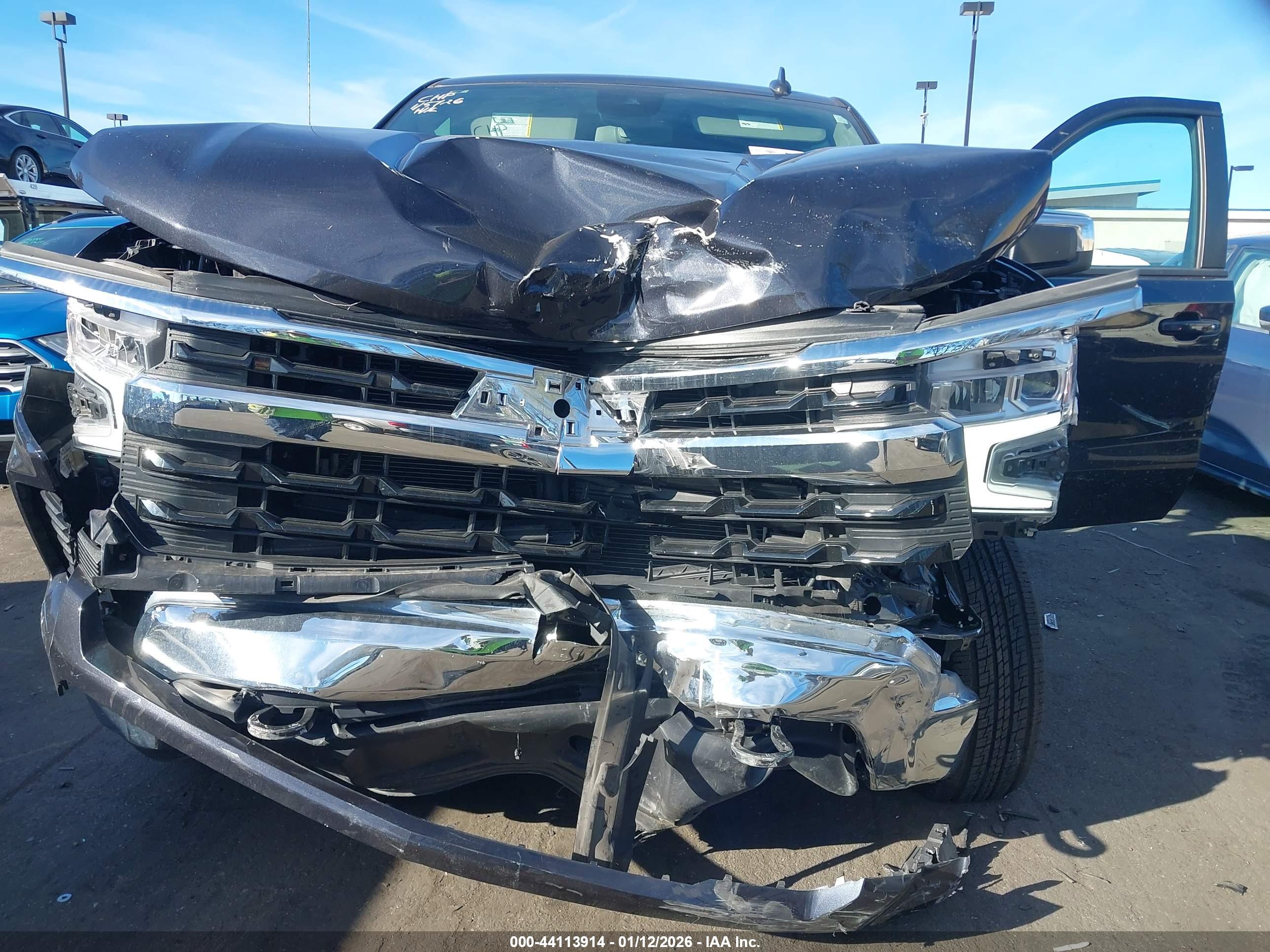 CHEVROLET SILVERADO image 6