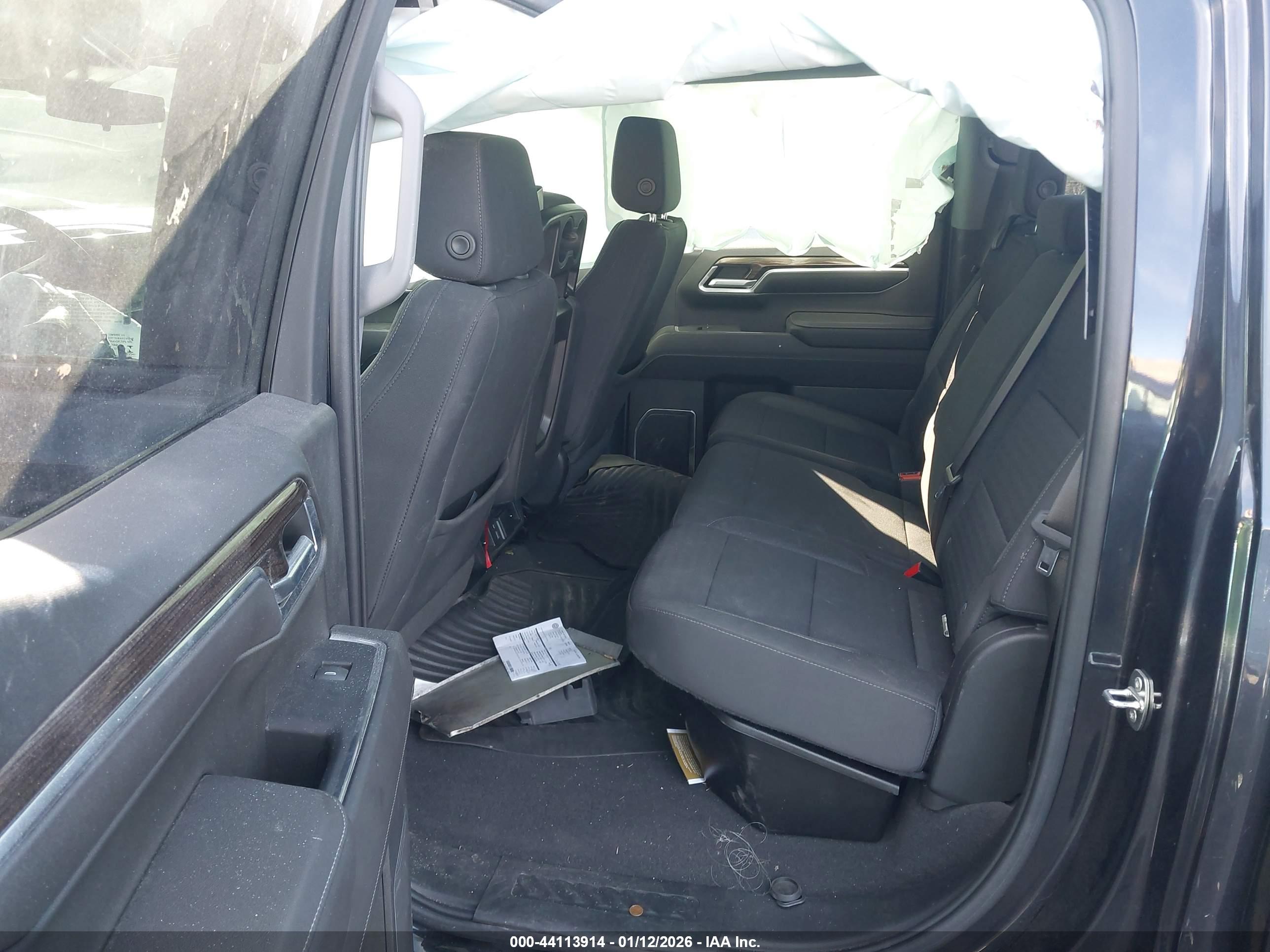CHEVROLET SILVERADO image 8