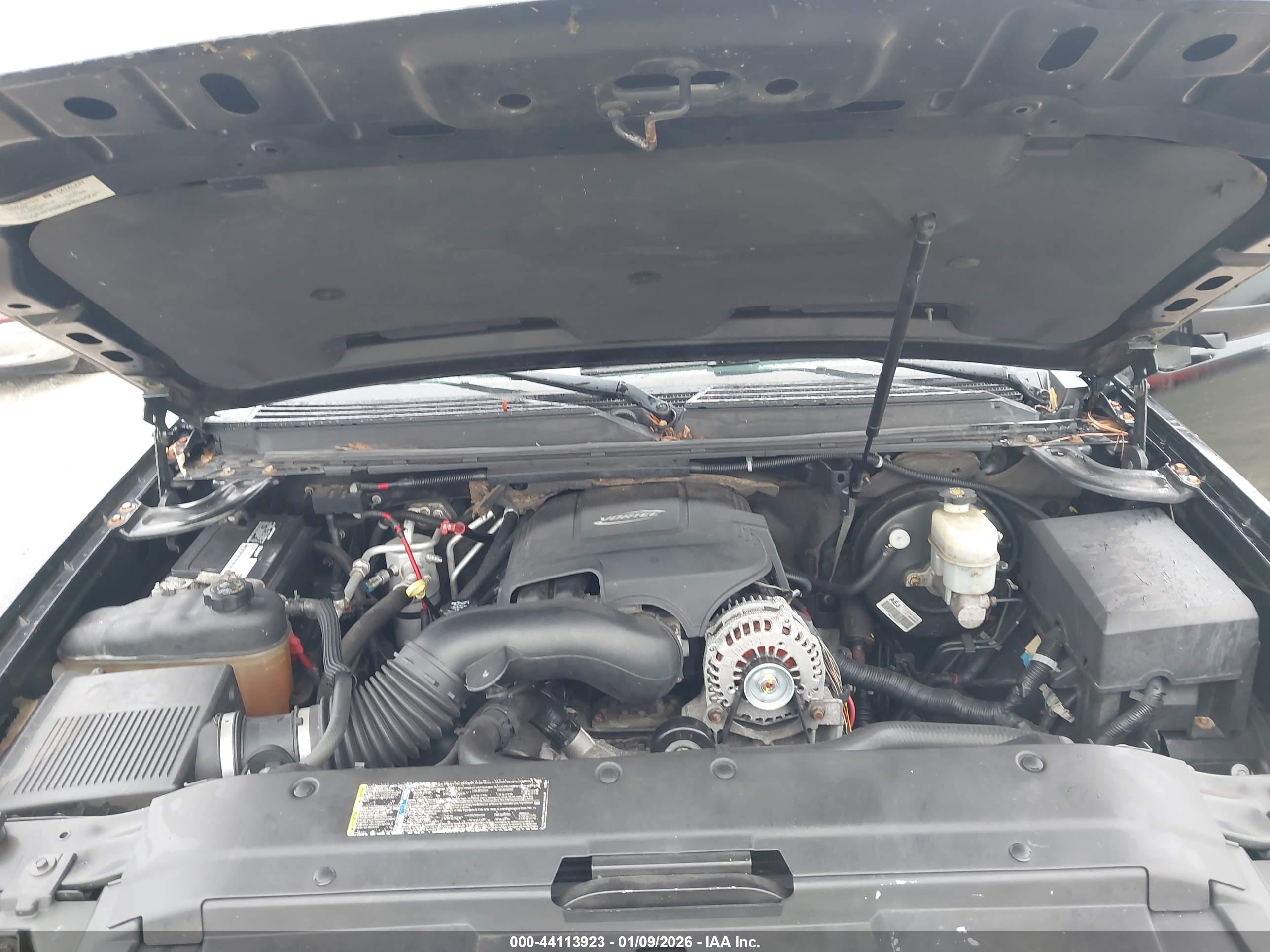 CHEVROLET SUBURBAN image 10