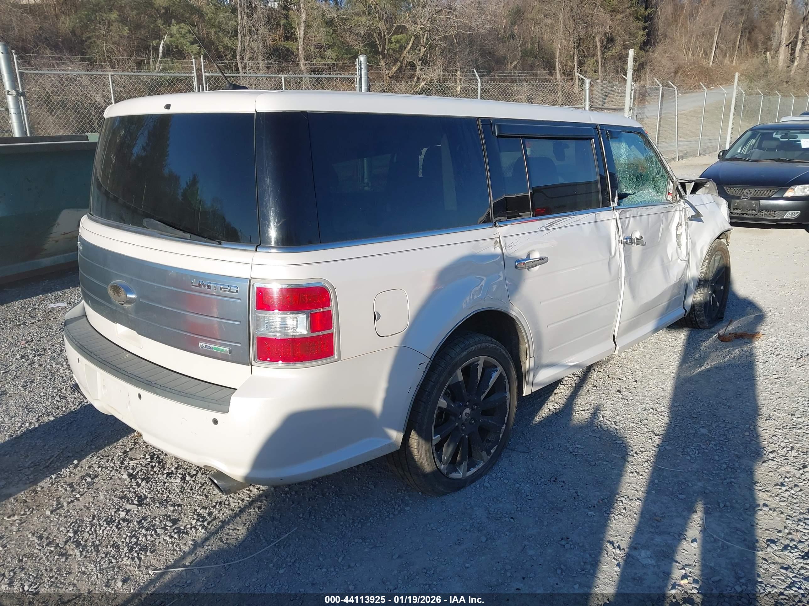 FORD FLEX image 4