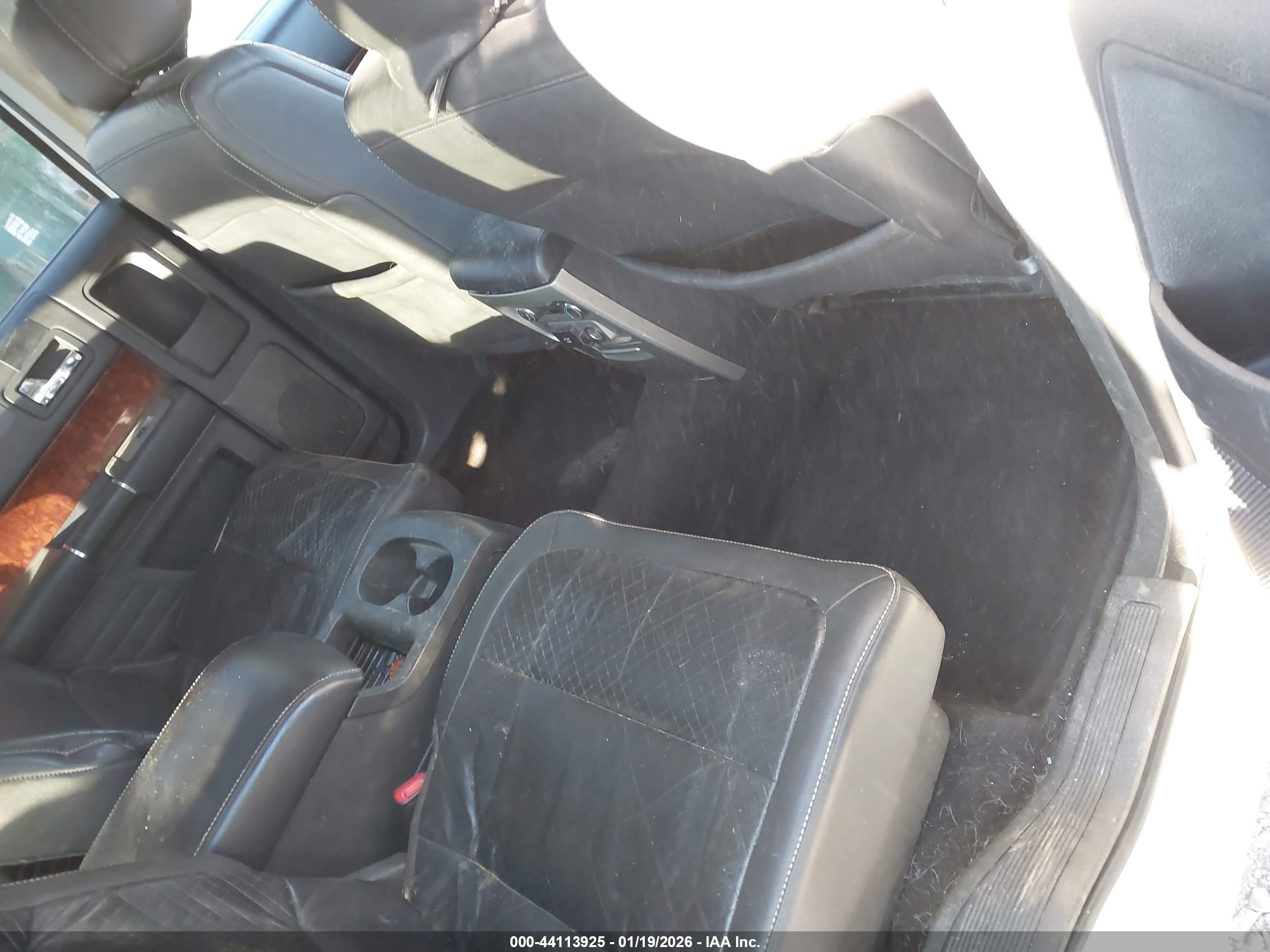 FORD FLEX image 8