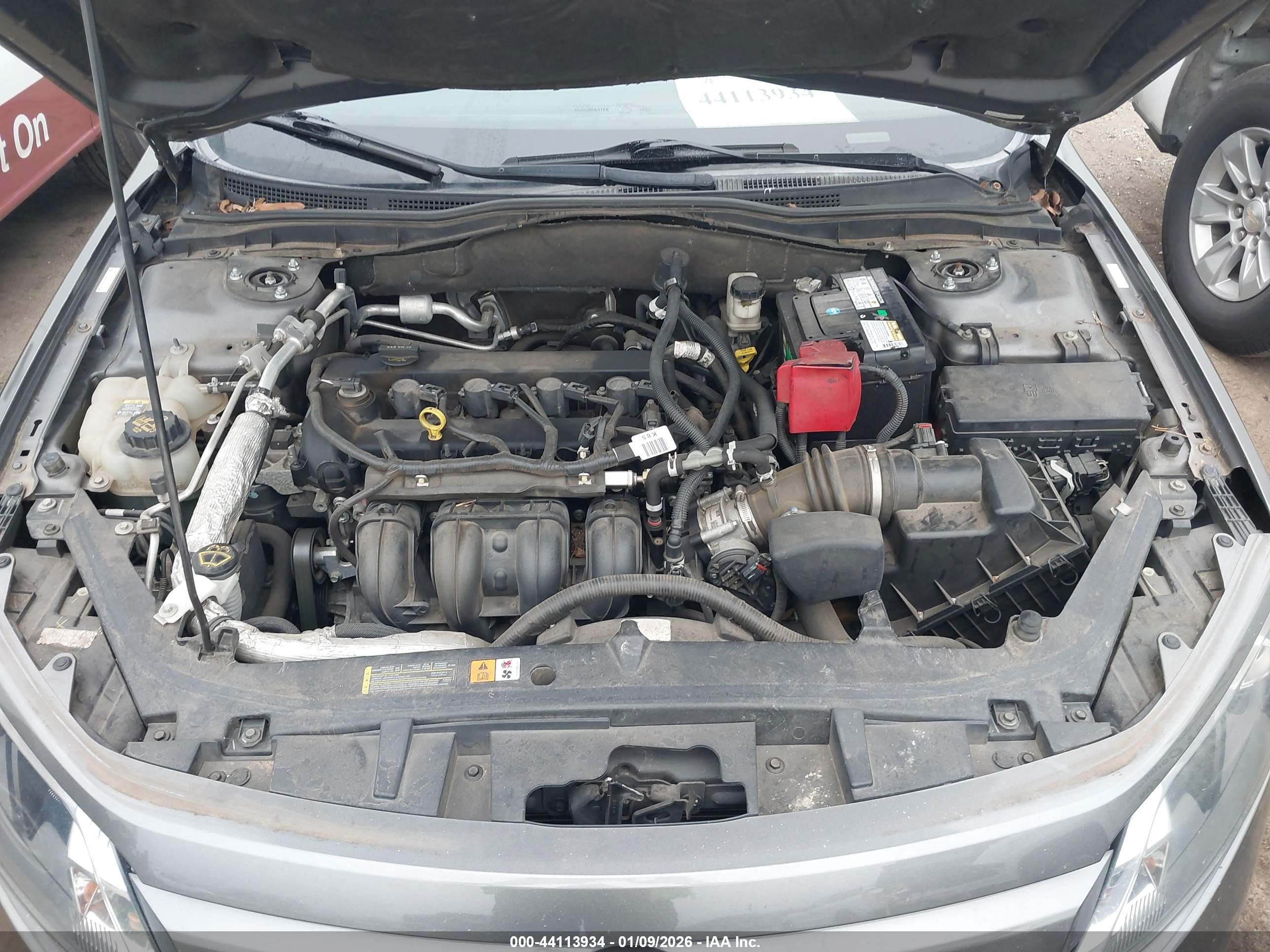 FORD FUSION image 10