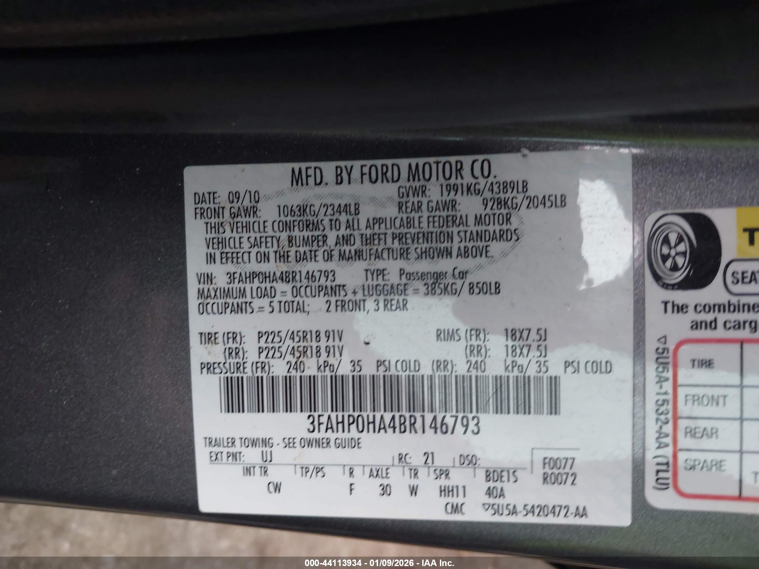 FORD FUSION image 9