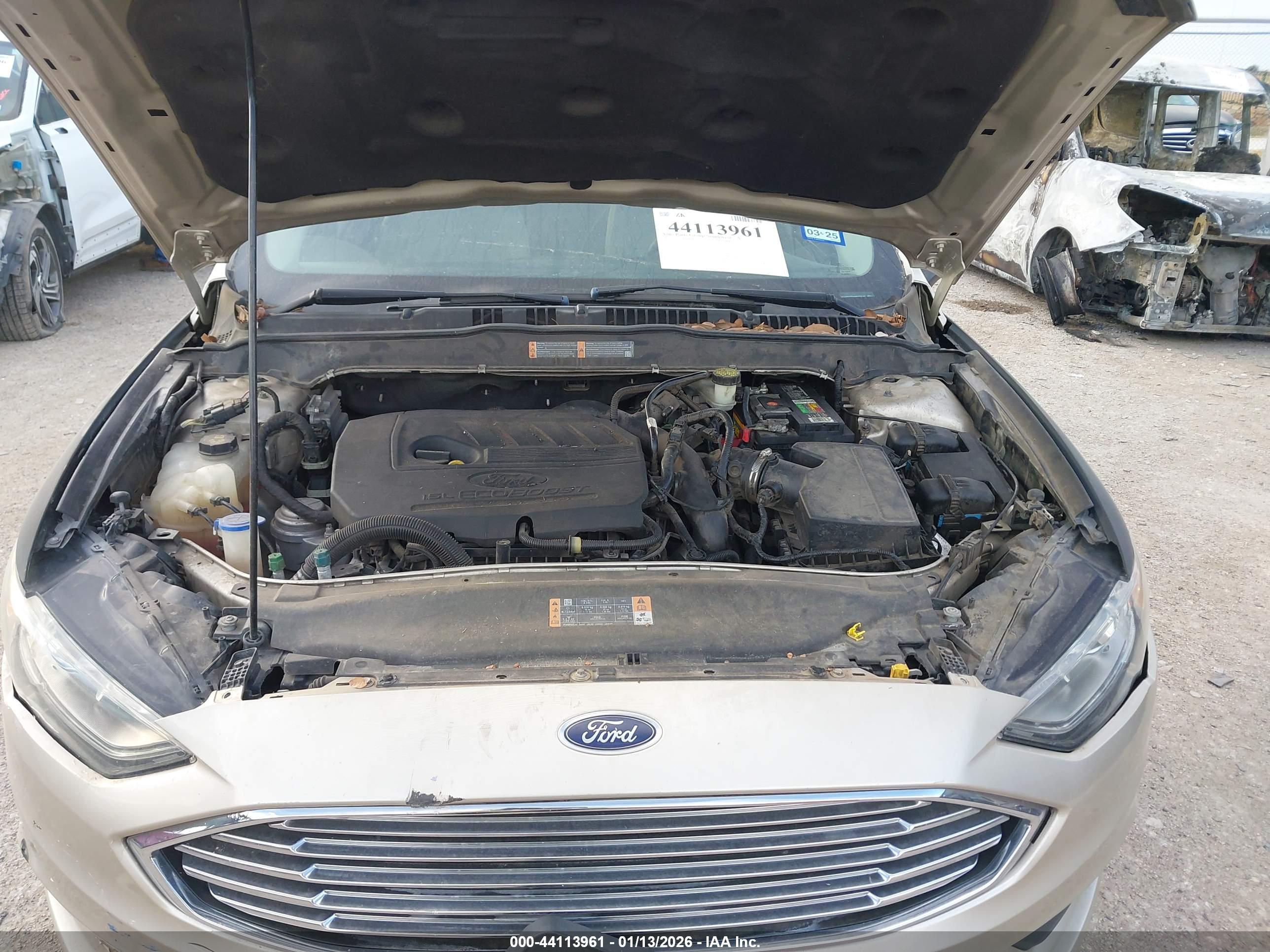 FORD FUSION image 10