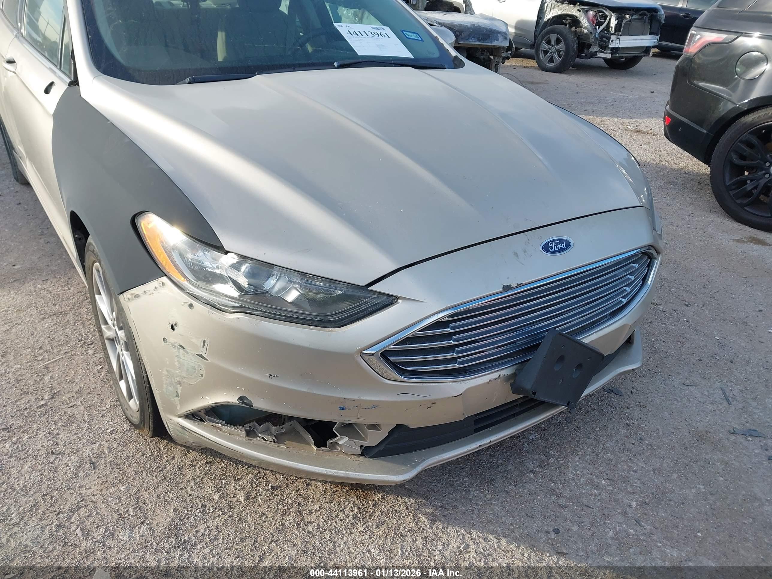 FORD FUSION image 6