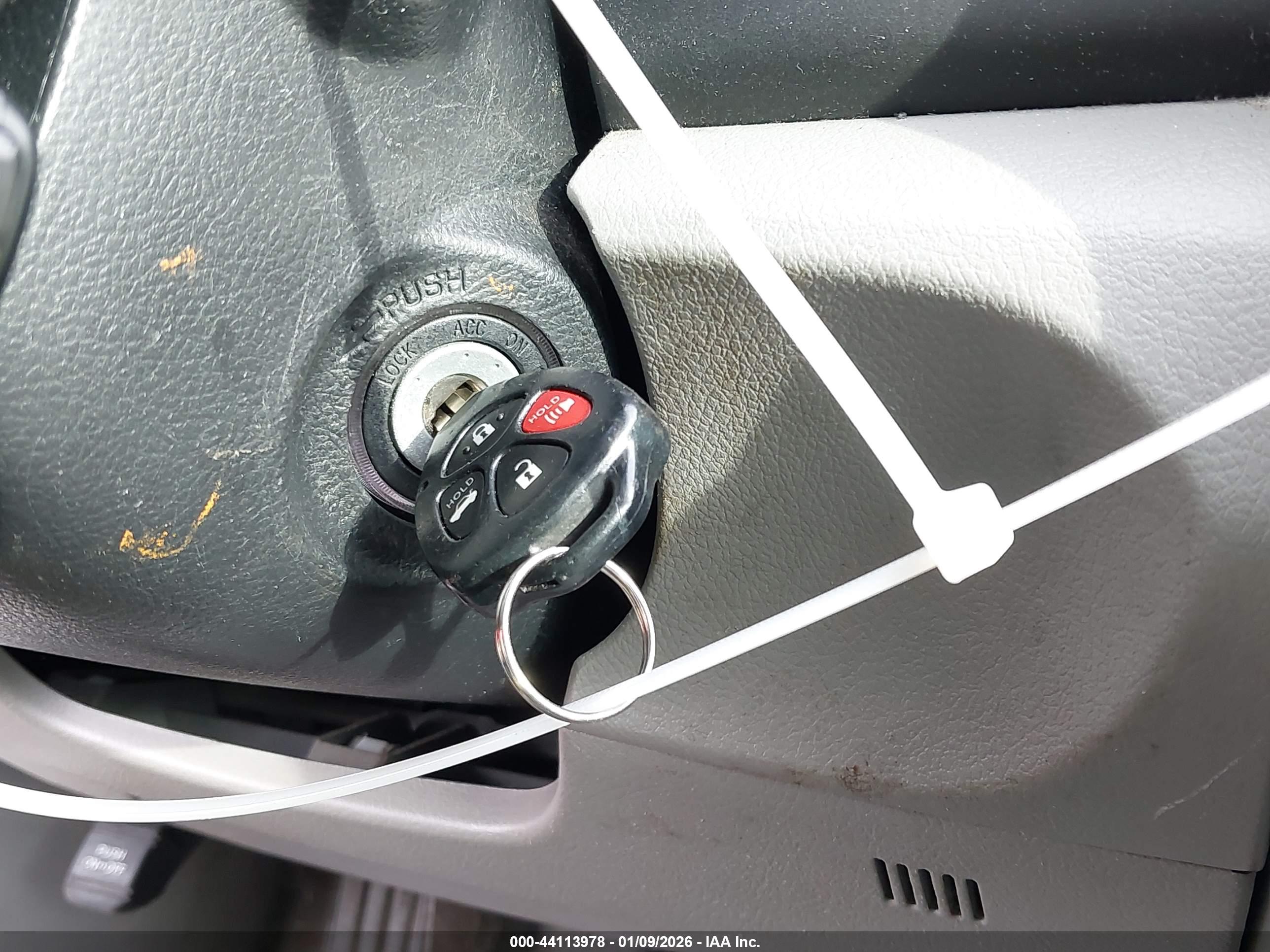 TOYOTA CAMRY image 11
