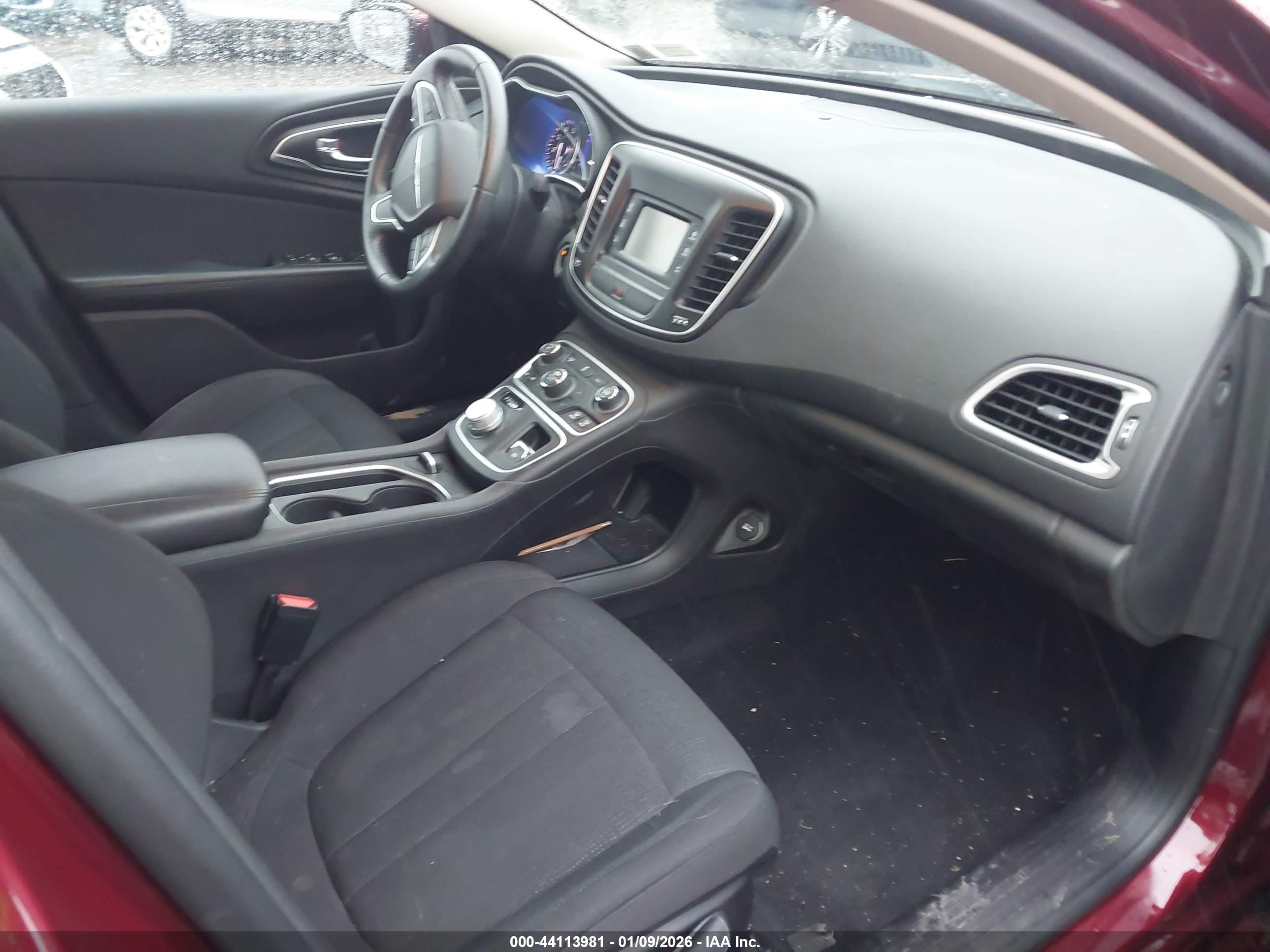 CHRYSLER 200 image 5