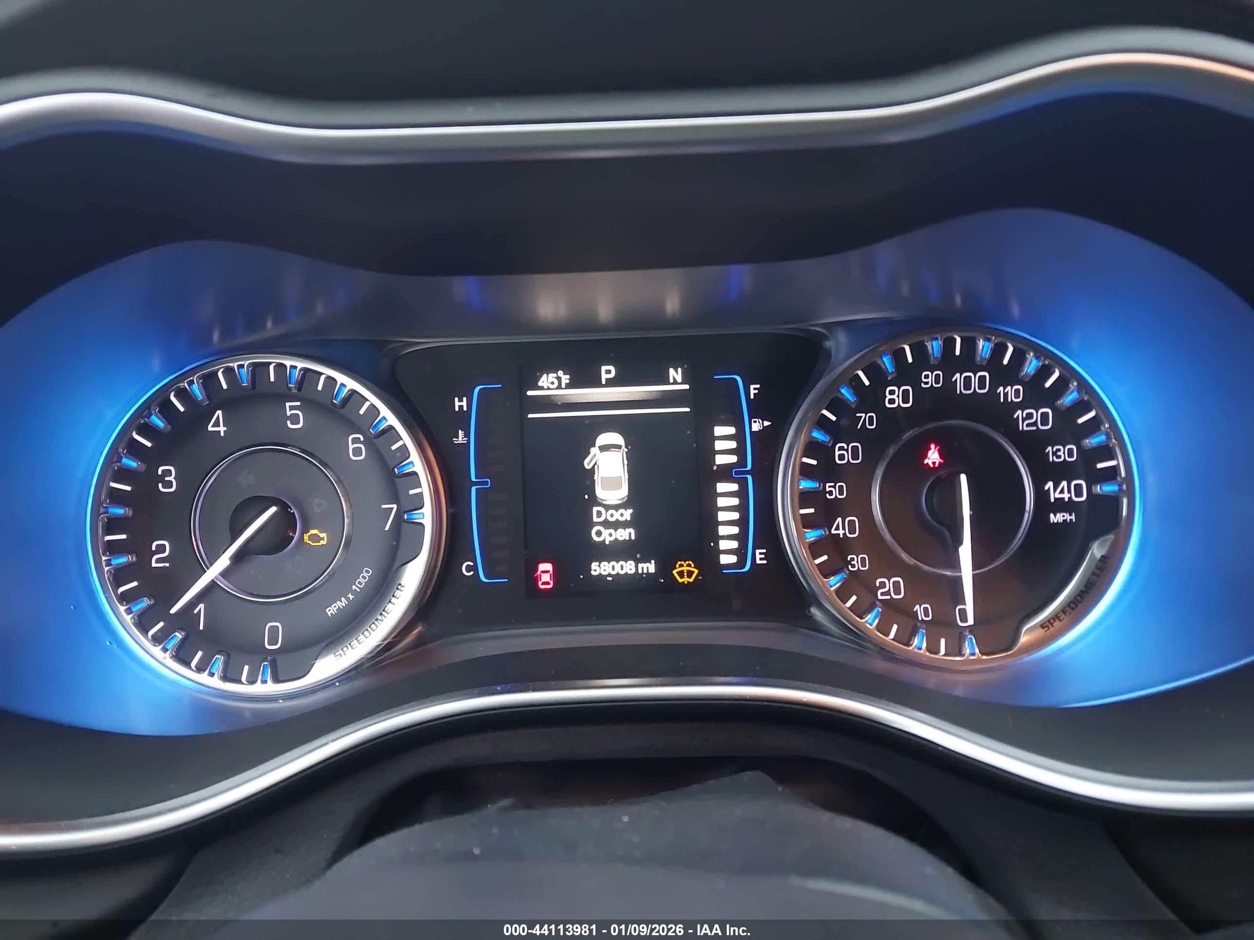 CHRYSLER 200 image 7