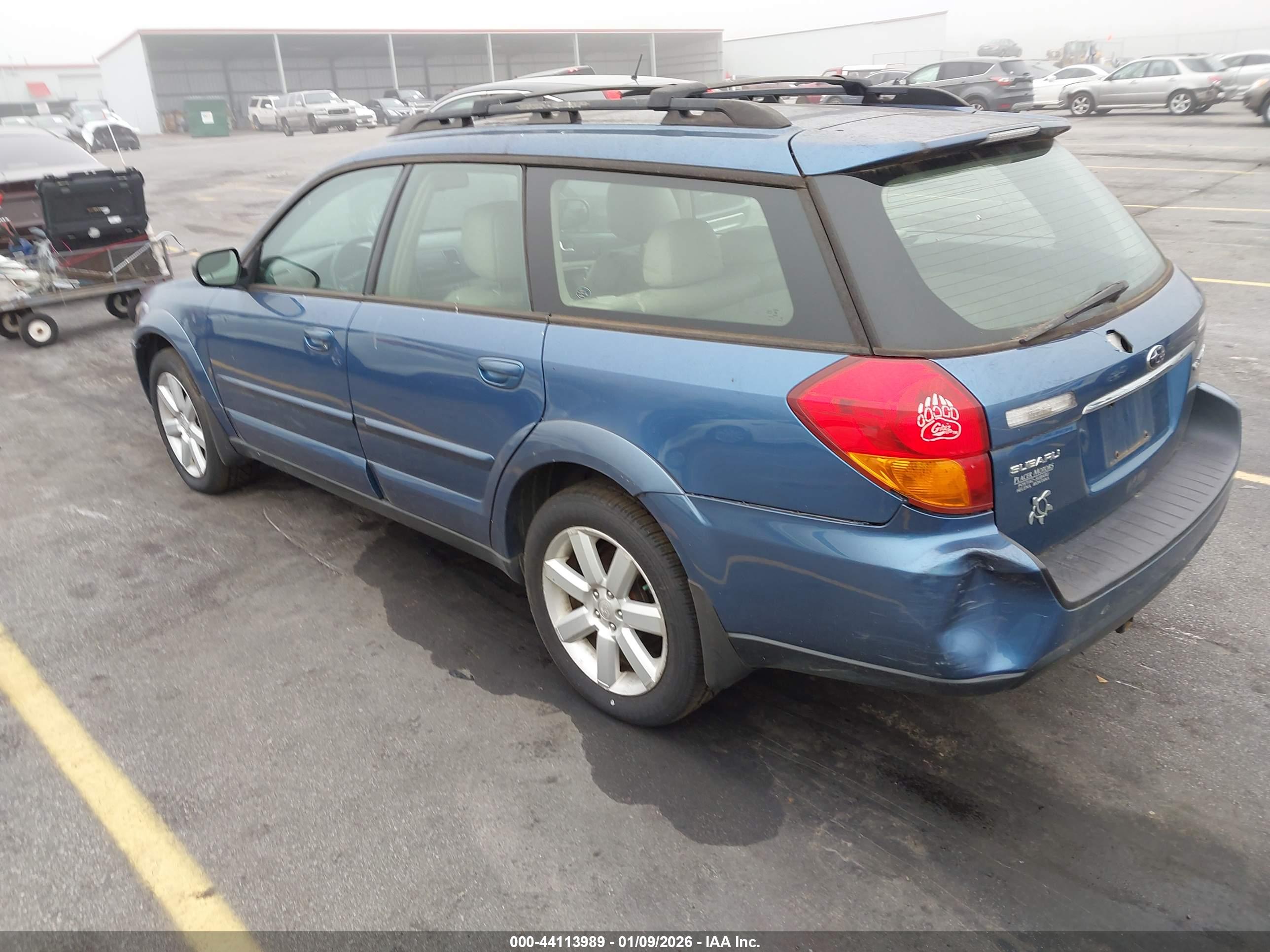 SUBARU OUTBACK image 3