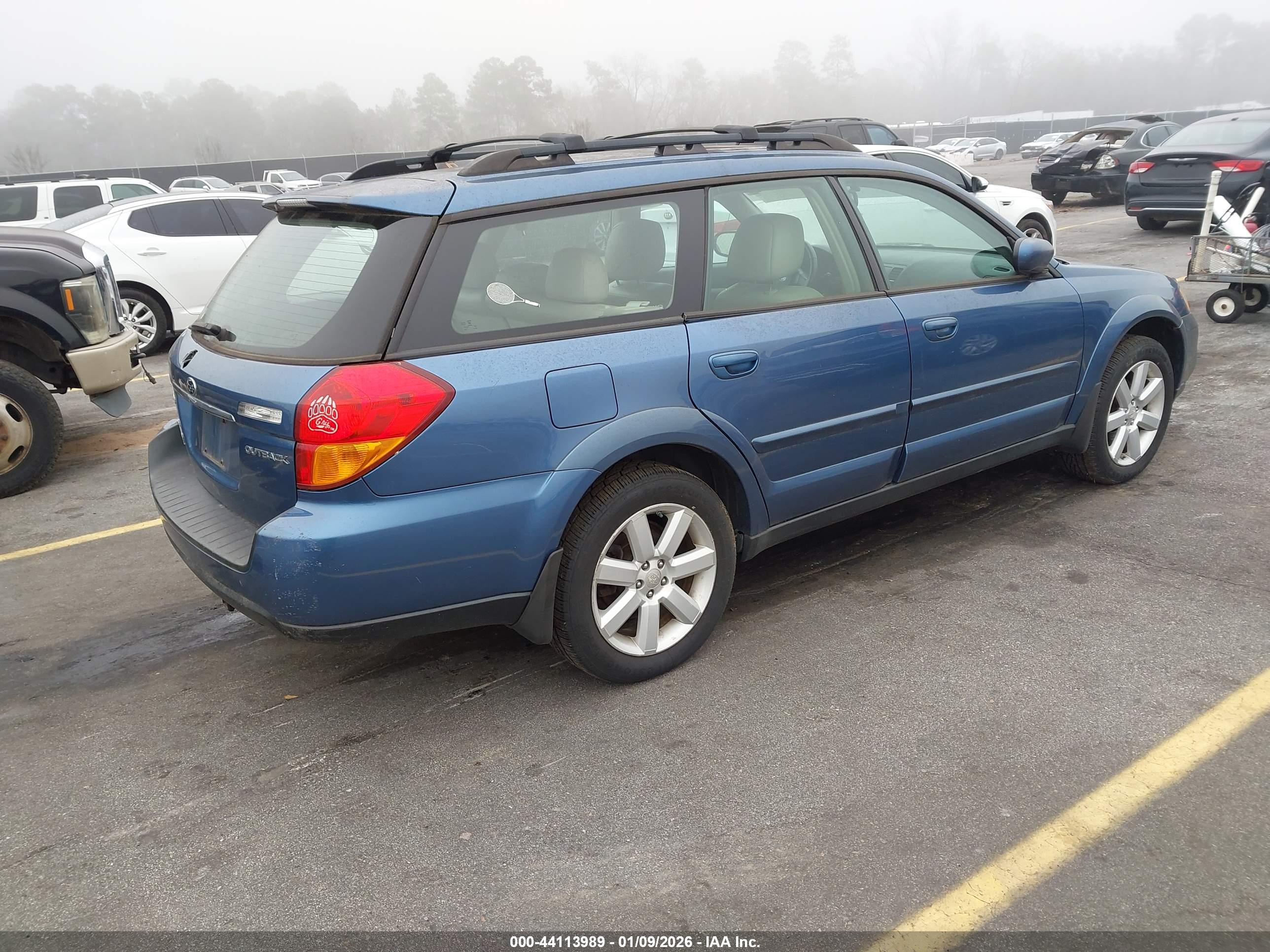 SUBARU OUTBACK image 4