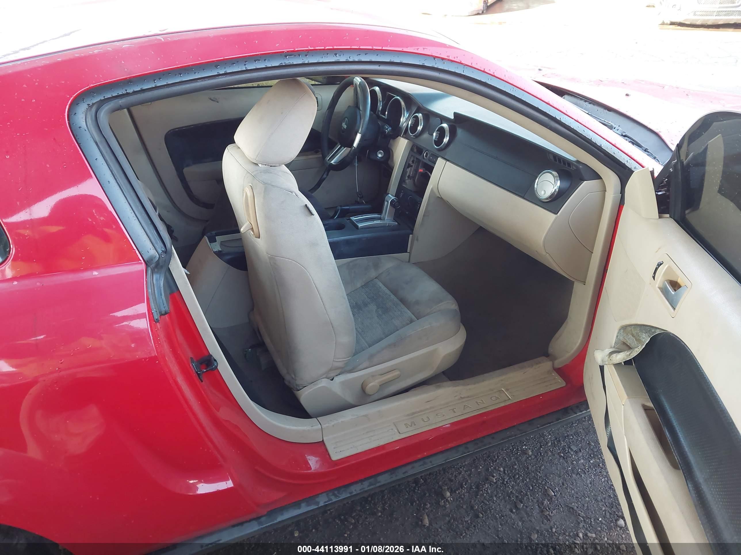 FORD MUSTANG image 5