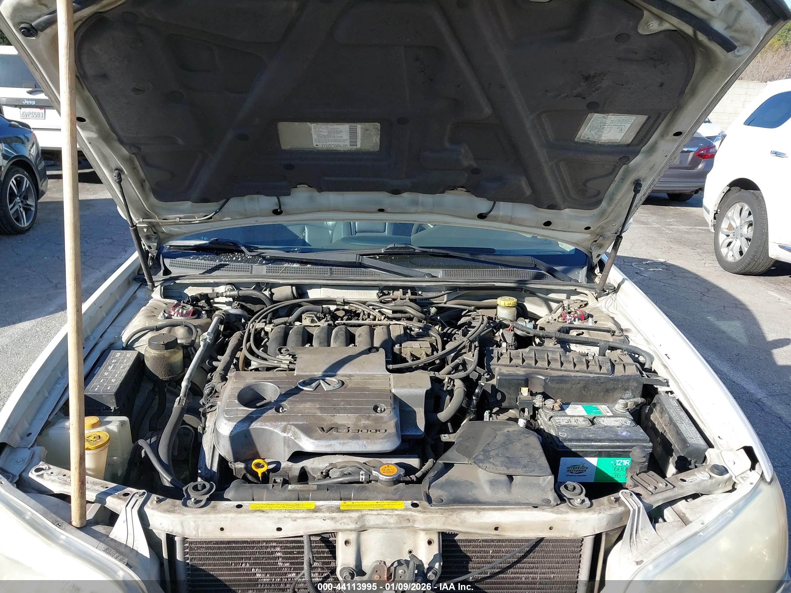 INFINITI I30 image 10