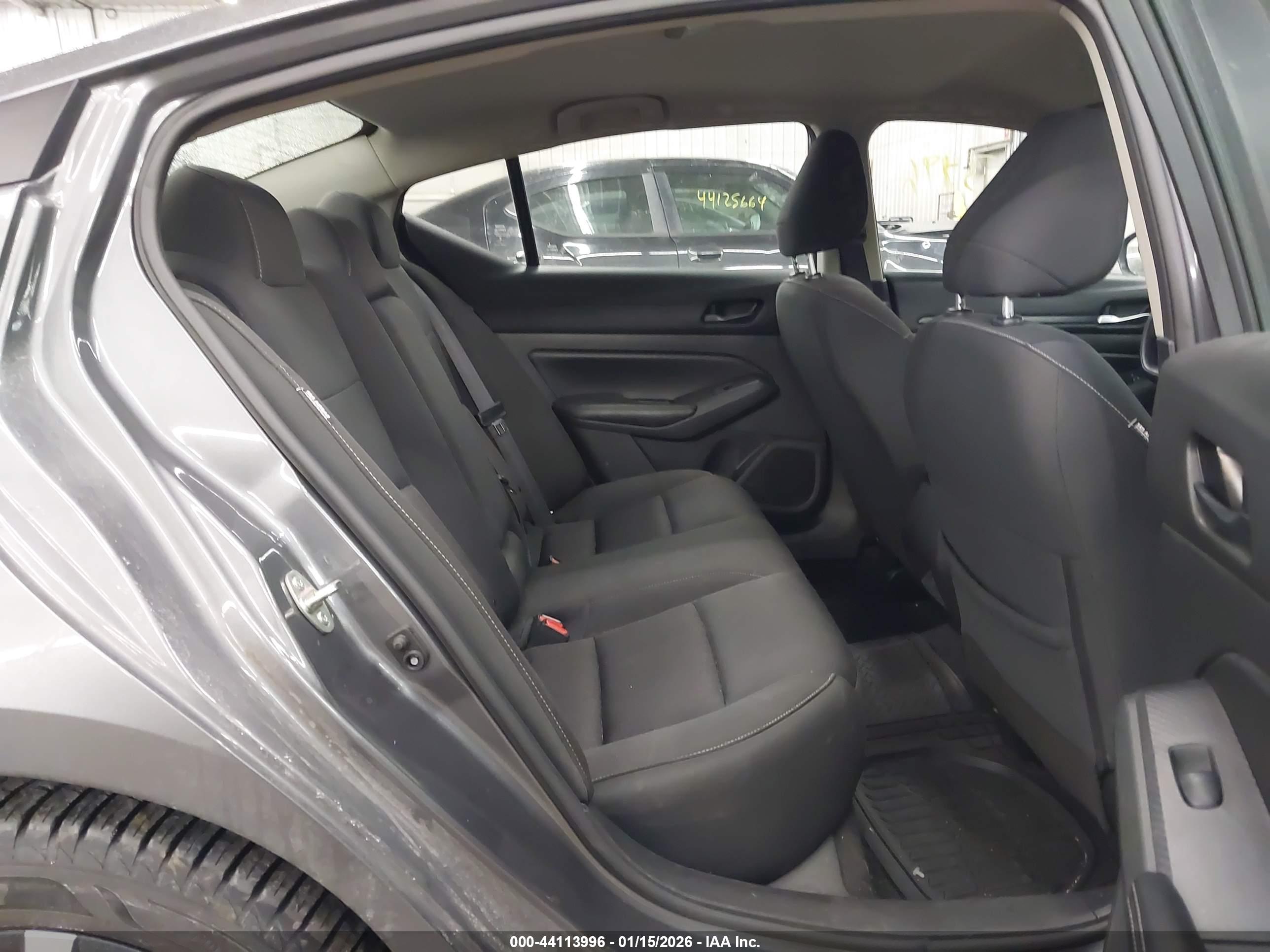 NISSAN ALTIMA image 8